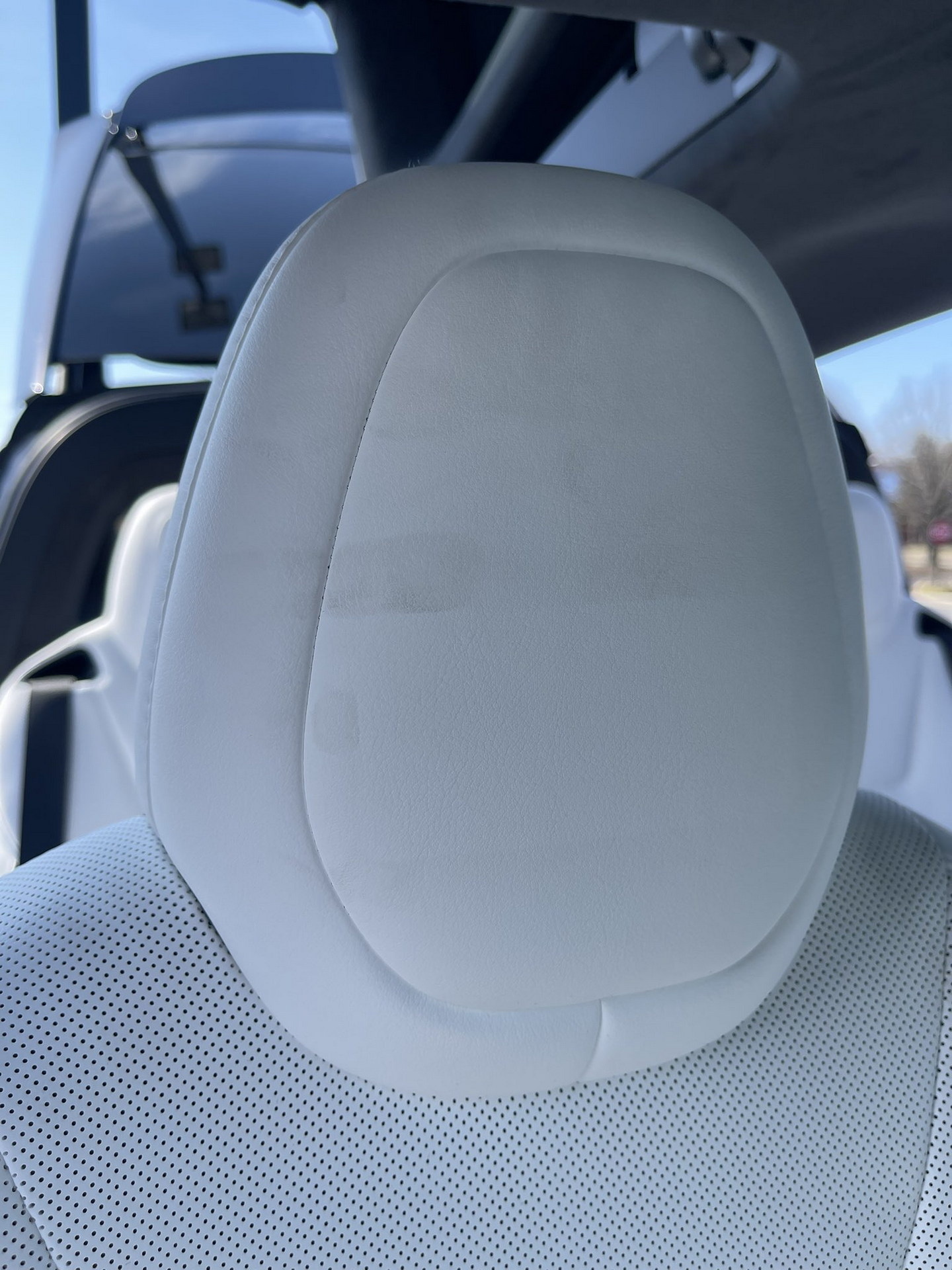 Tesla Delivered A Brand New $131k Model X Plaid With Mismatched Tires