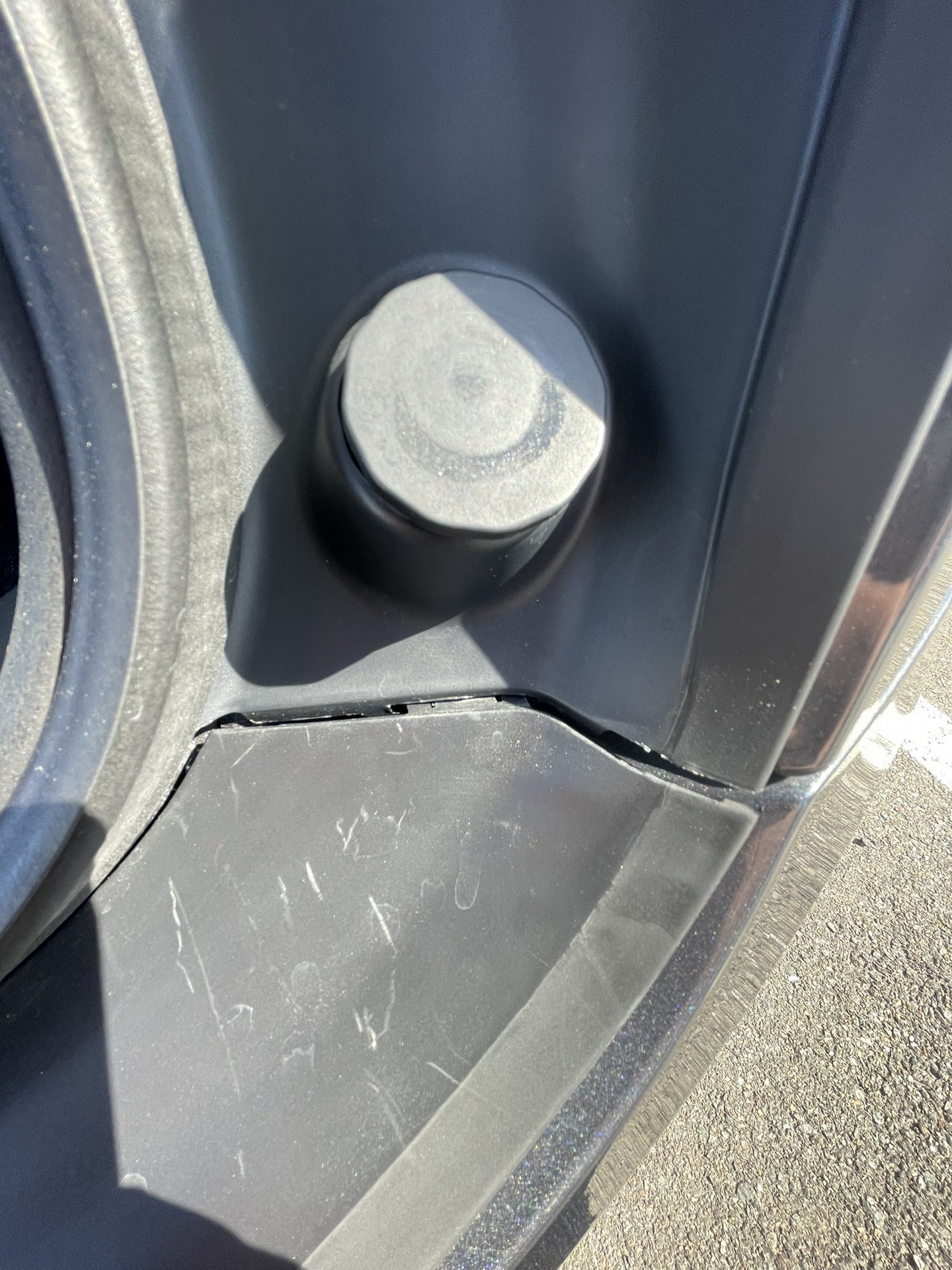 Tesla Delivered A Brand New $131k Model X Plaid With Mismatched Tires