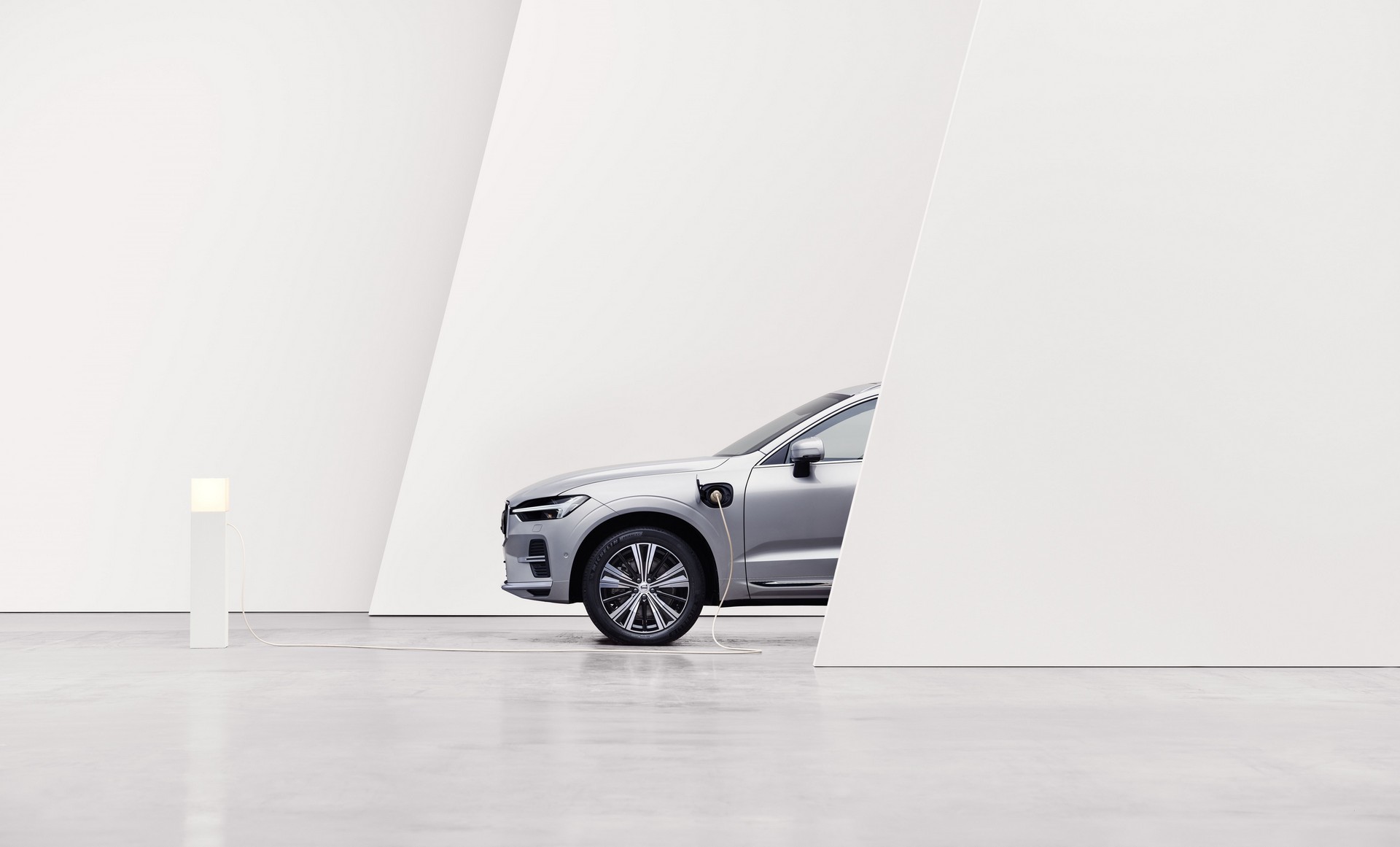 Volvo Updates Recharge T8 AWD Plug-In Hybrids, Turns Them Into Their Most Powerful Vehicles Ever