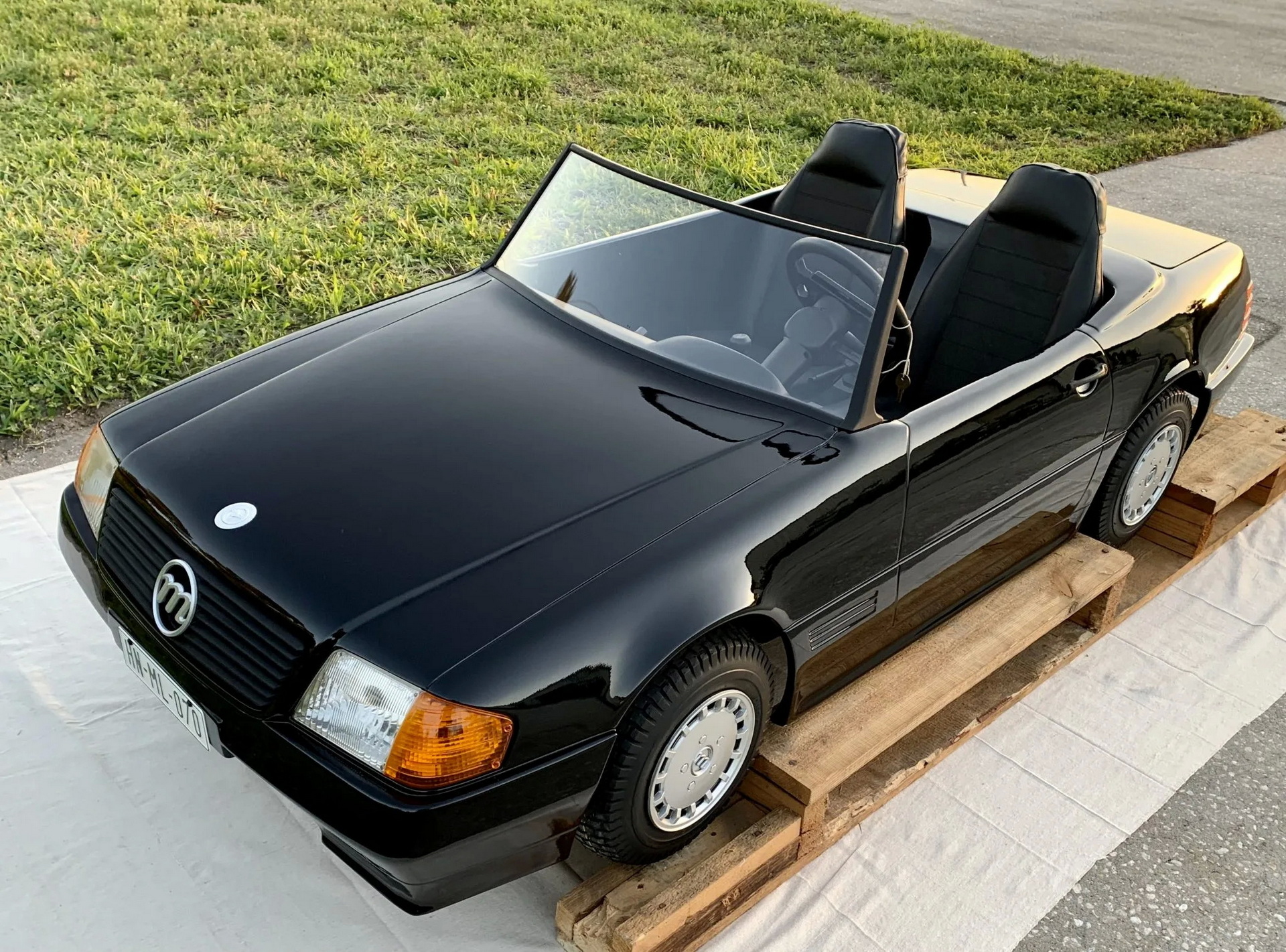 This Mercedes 500 SL Made In The ’90s Features Three-Pedals But Only 97CCs Of Engine