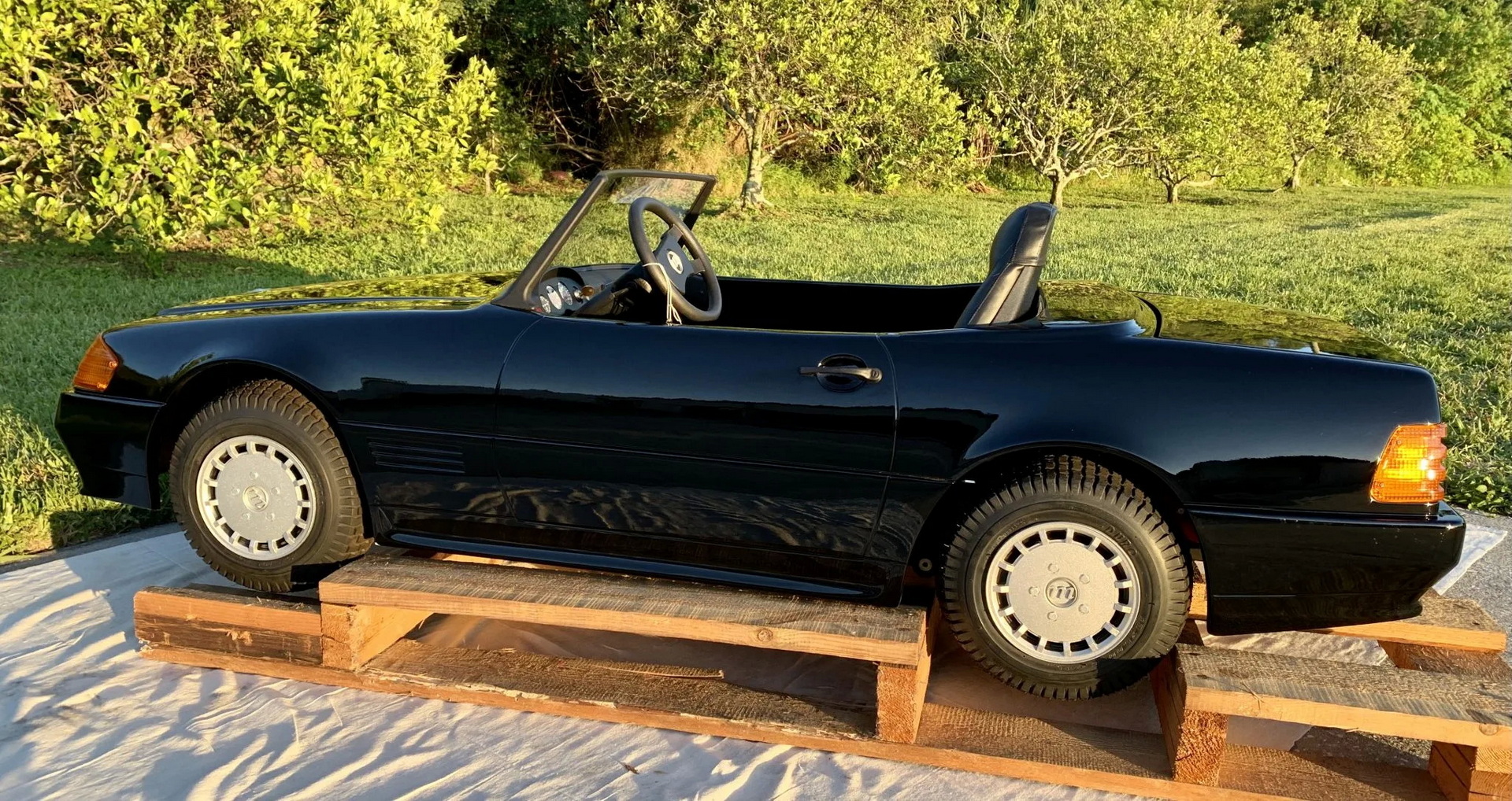 This Mercedes 500 SL Made In The ’90s Features Three-Pedals But Only 97CCs Of Engine