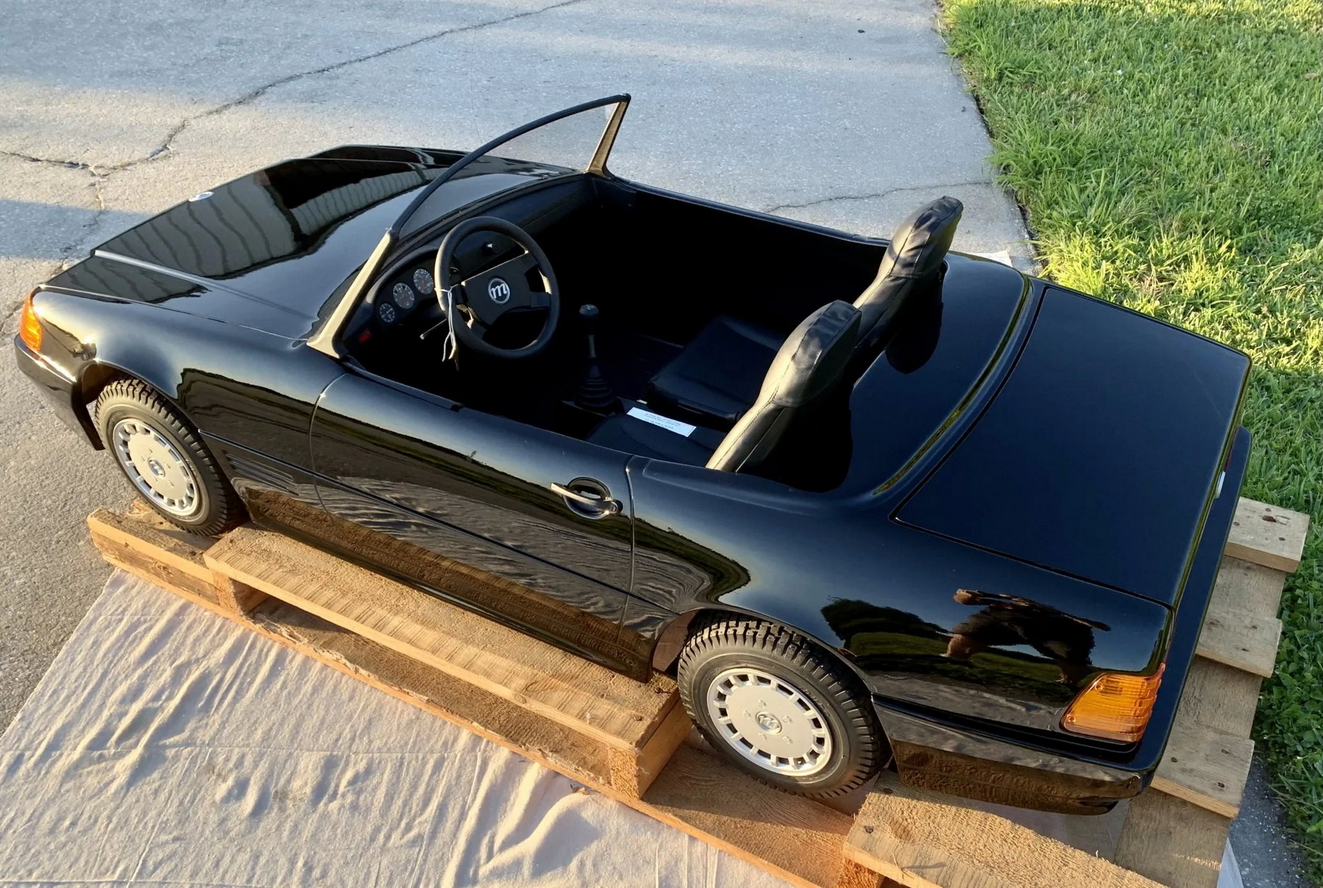 This Mercedes 500 SL Made In The ’90s Features Three-Pedals But Only 97CCs Of Engine