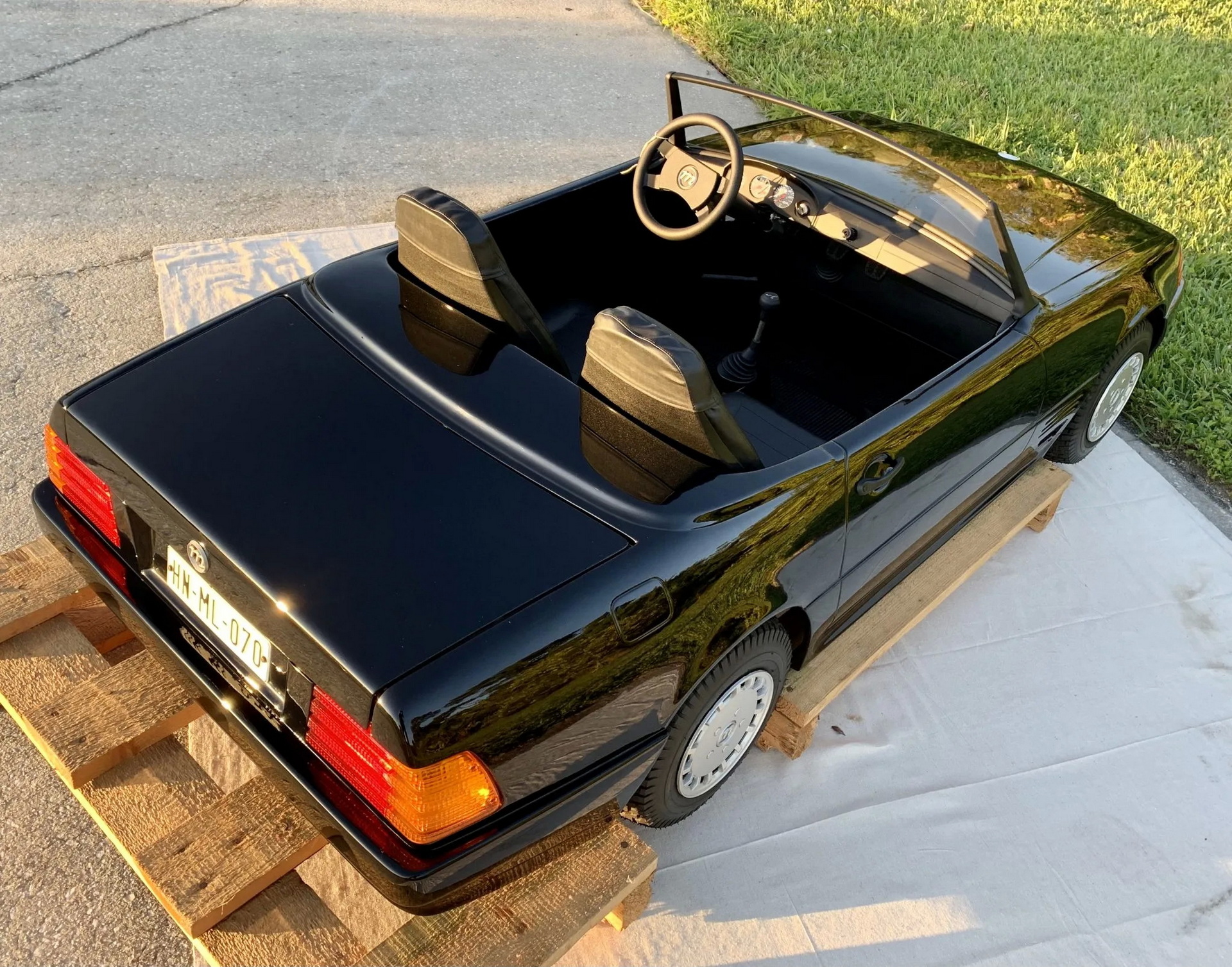 This Mercedes 500 SL Made In The ’90s Features Three-Pedals But Only 97CCs Of Engine