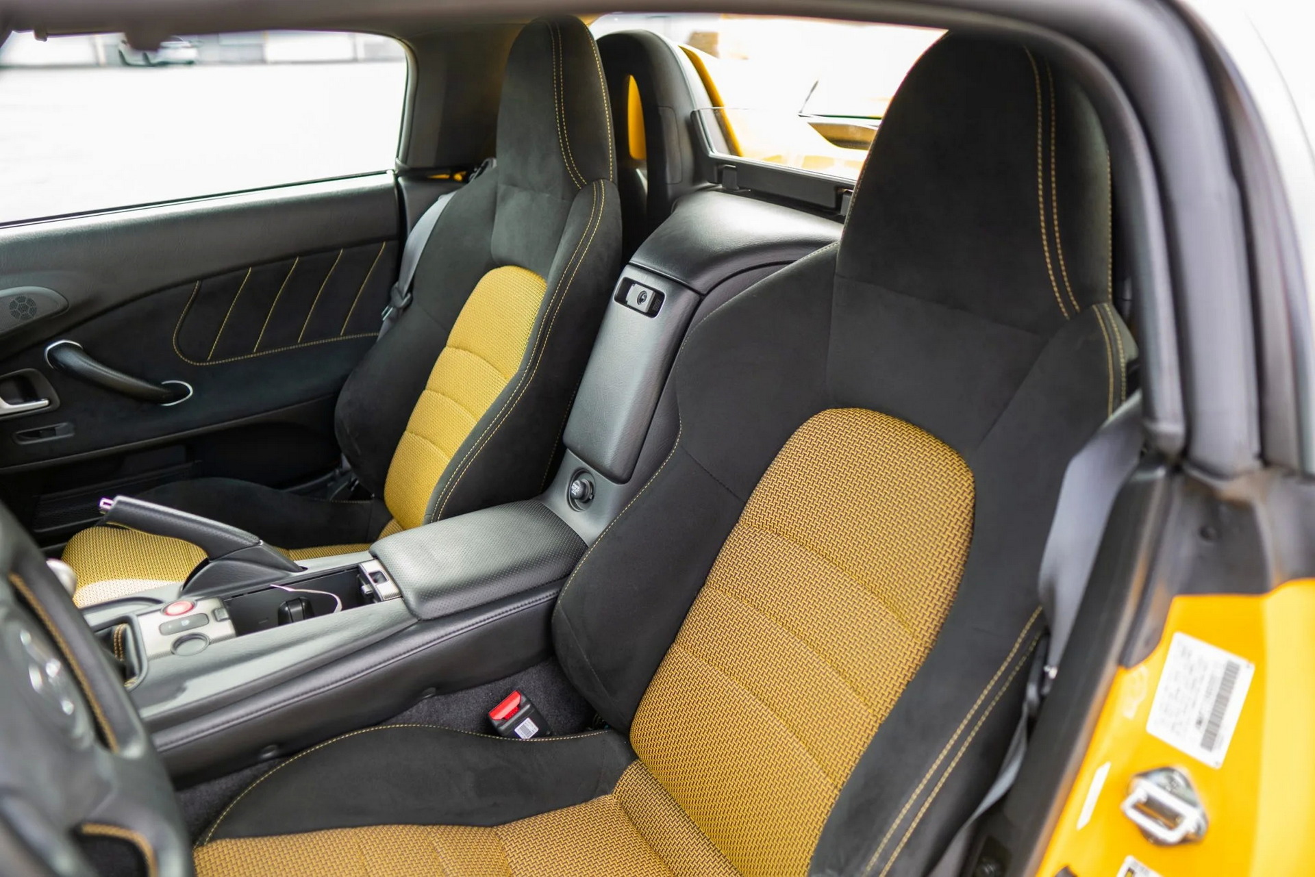 A 123-Mile Honda S2000 CR On BaT Has Already Reached $102,000 With 5 Days Left Of Bidding