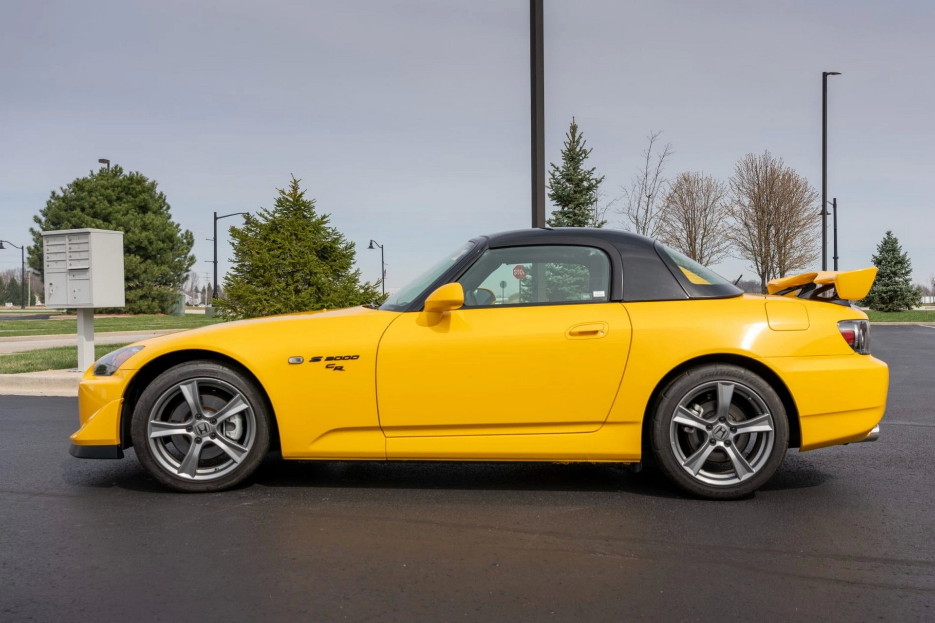 A 123-Mile Honda S2000 CR On BaT Has Already Reached $102,000 With 5 Days Left Of Bidding