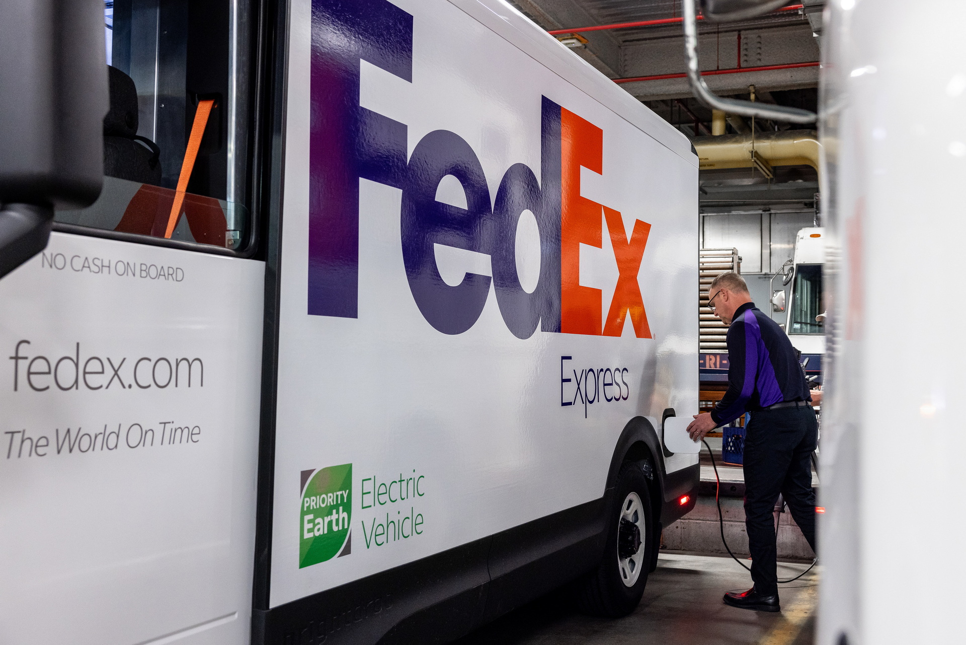 BrightDrop Zevo 600 Sets World Record As First Electric Delivery Vehicle To Make 260-Mile Journey On Single Charge