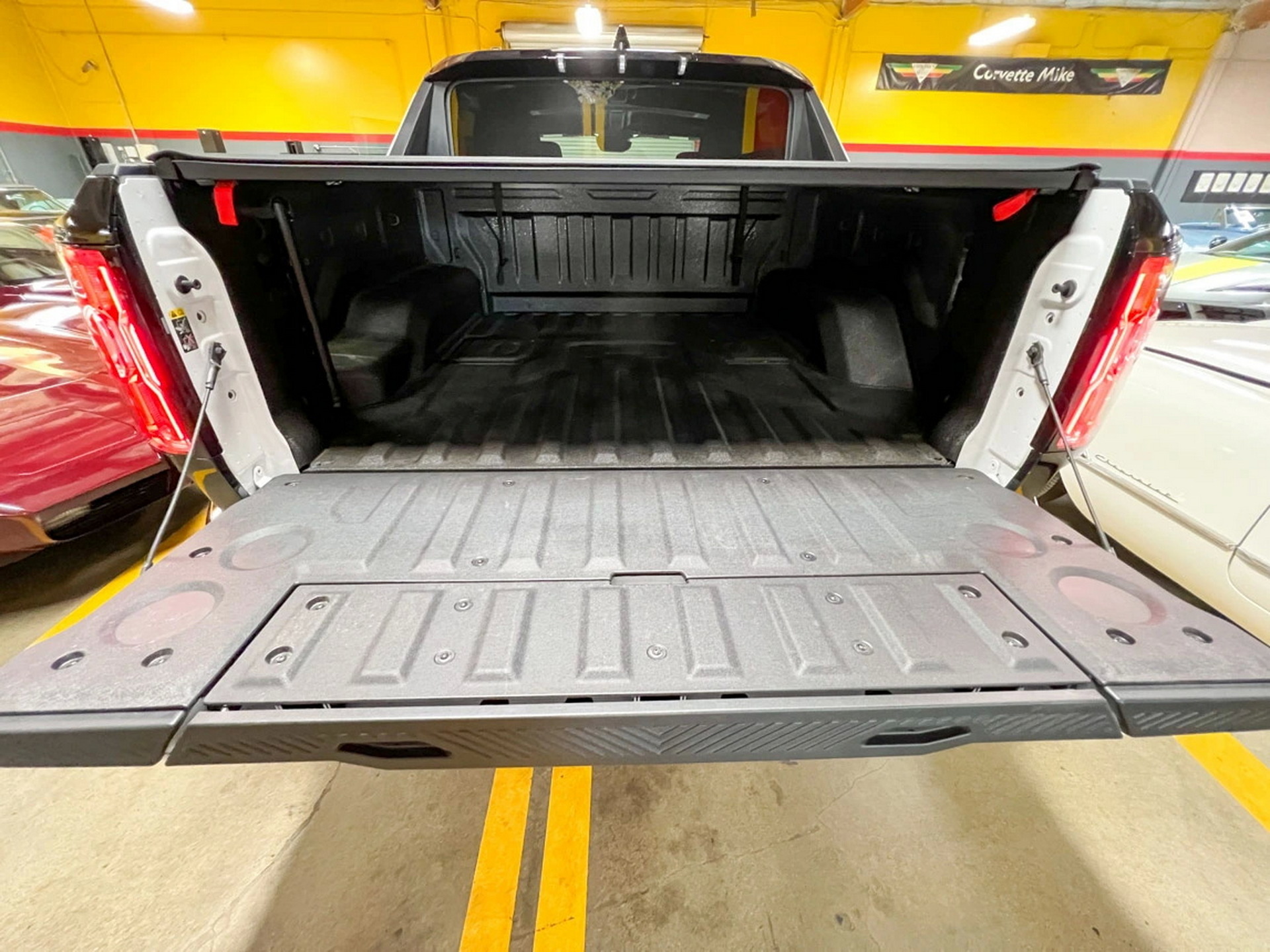 A GMC Hummer EV With 800 Miles Sold For A Whopping $275,000 On BaT