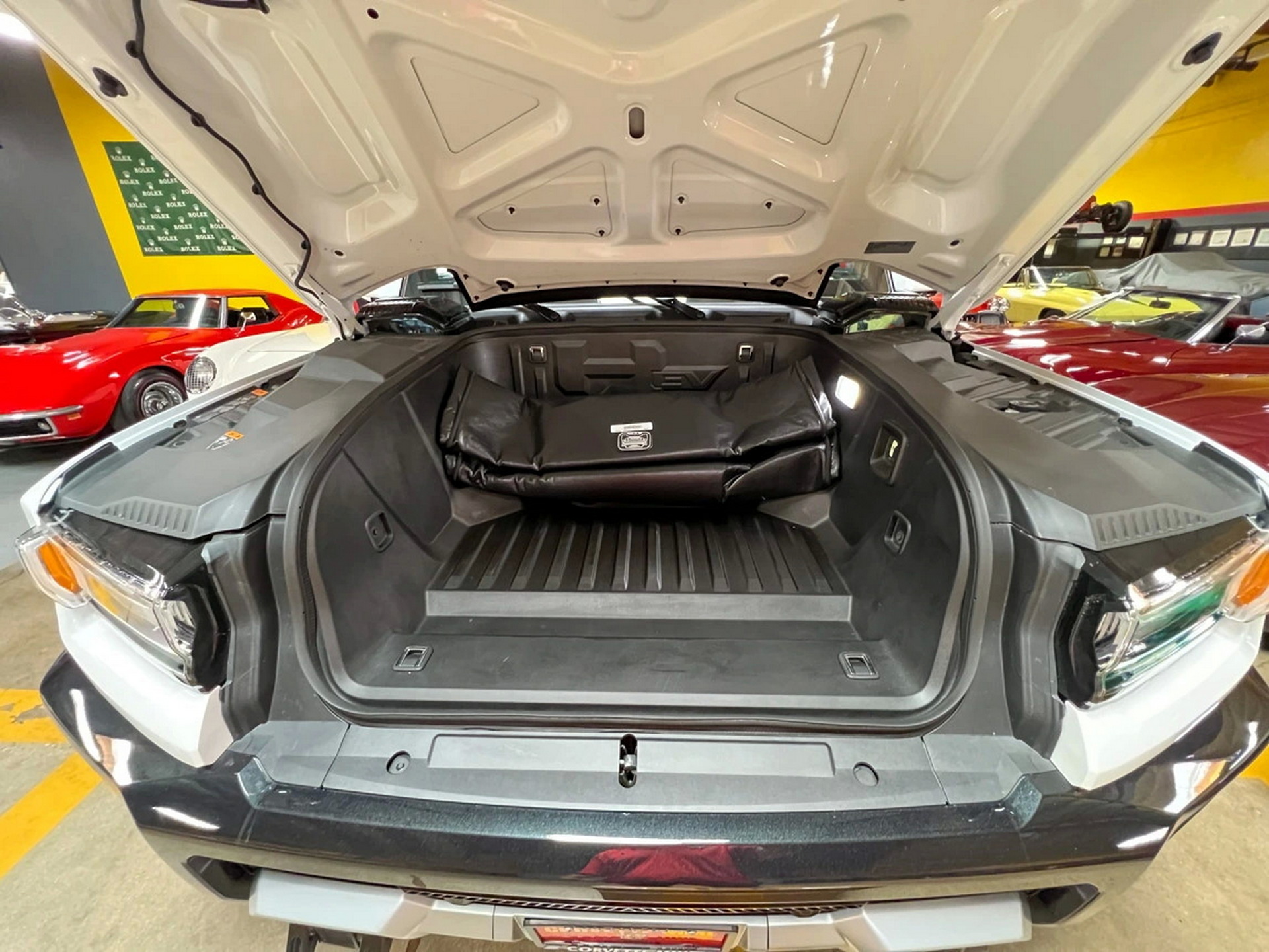 A GMC Hummer EV With 800 Miles Sold For A Whopping $275,000 On BaT