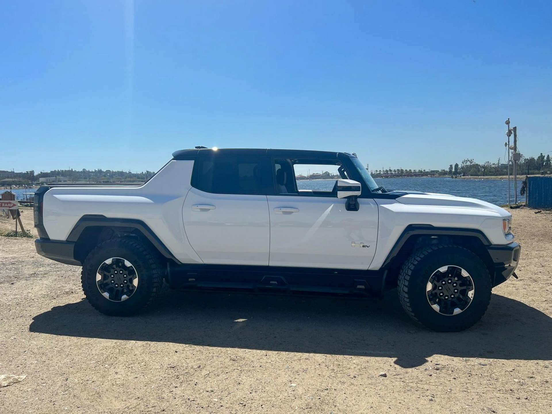 A GMC Hummer EV With 800 Miles Sold For A Whopping $275,000 On BaT