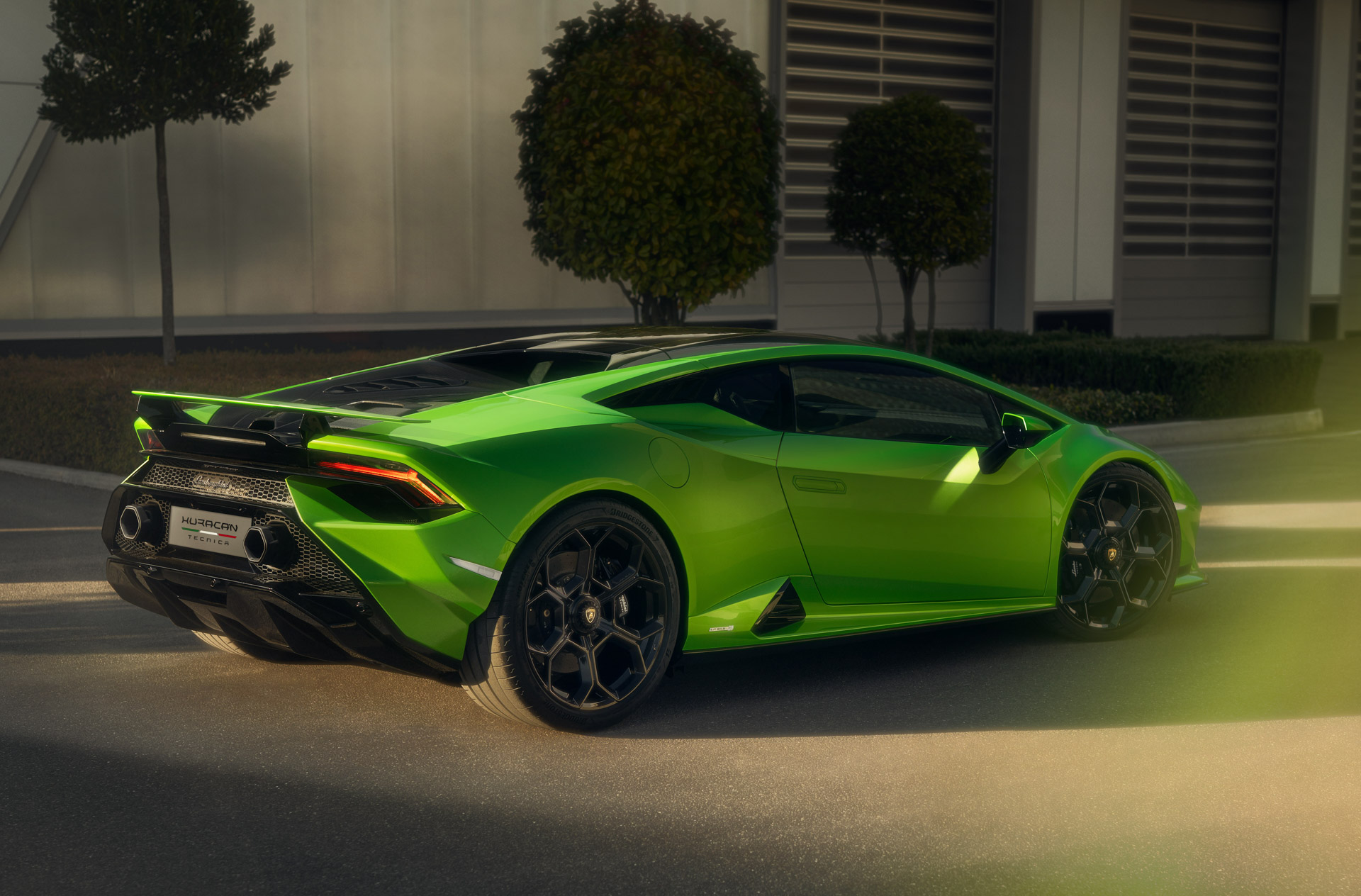 631-HP Lamborghini Huracan Tecnica Is A RWD Evo With A Sprinkle Of STO