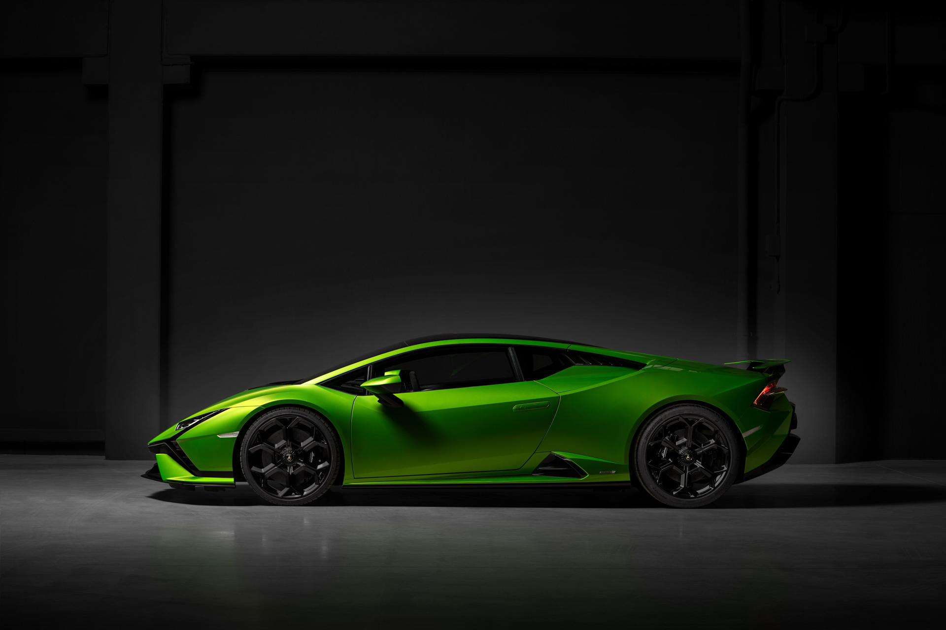 631-HP Lamborghini Huracan Tecnica Is A RWD Evo With A Sprinkle Of STO