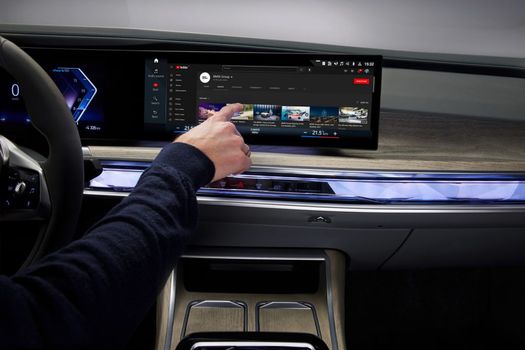 2023 BMW 7-Series Gets Model's First EV Variant And 31-Inch Widescreen TV  For Rear Passengers | Carscoops