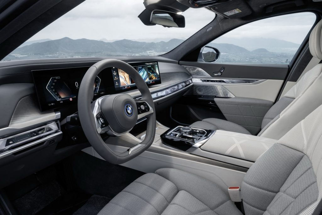 2023 BMW 7-Series Gets Model's First EV Variant And 31-Inch Widescreen TV  For Rear Passengers | Carscoops