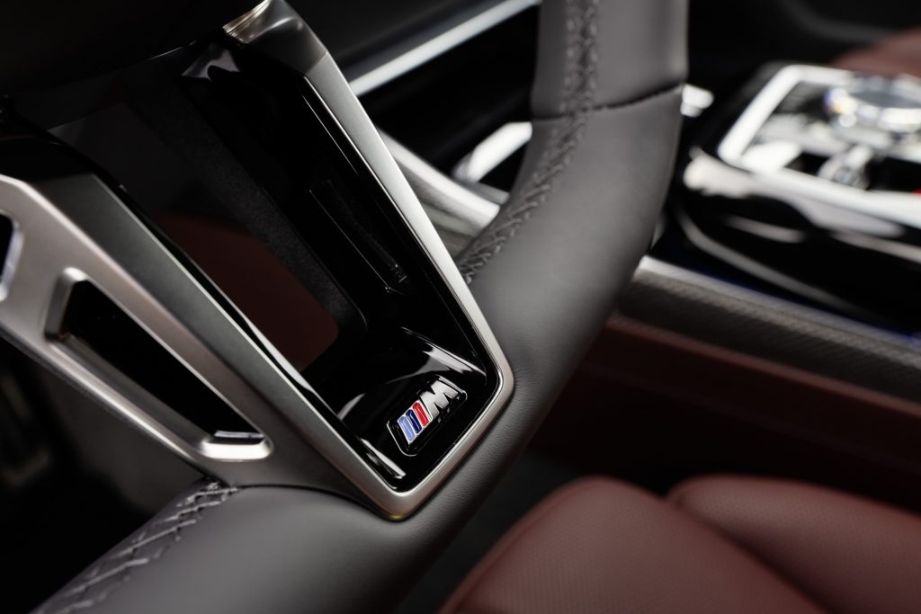2023 BMW 7-Series Gets Model's First EV Variant And 31-Inch Widescreen TV  For Rear Passengers | Carscoops