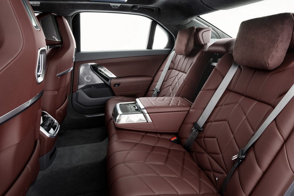 2023 BMW 7-Series Gets Model's First EV Variant And 31-Inch Widescreen TV  For Rear Passengers | Carscoops