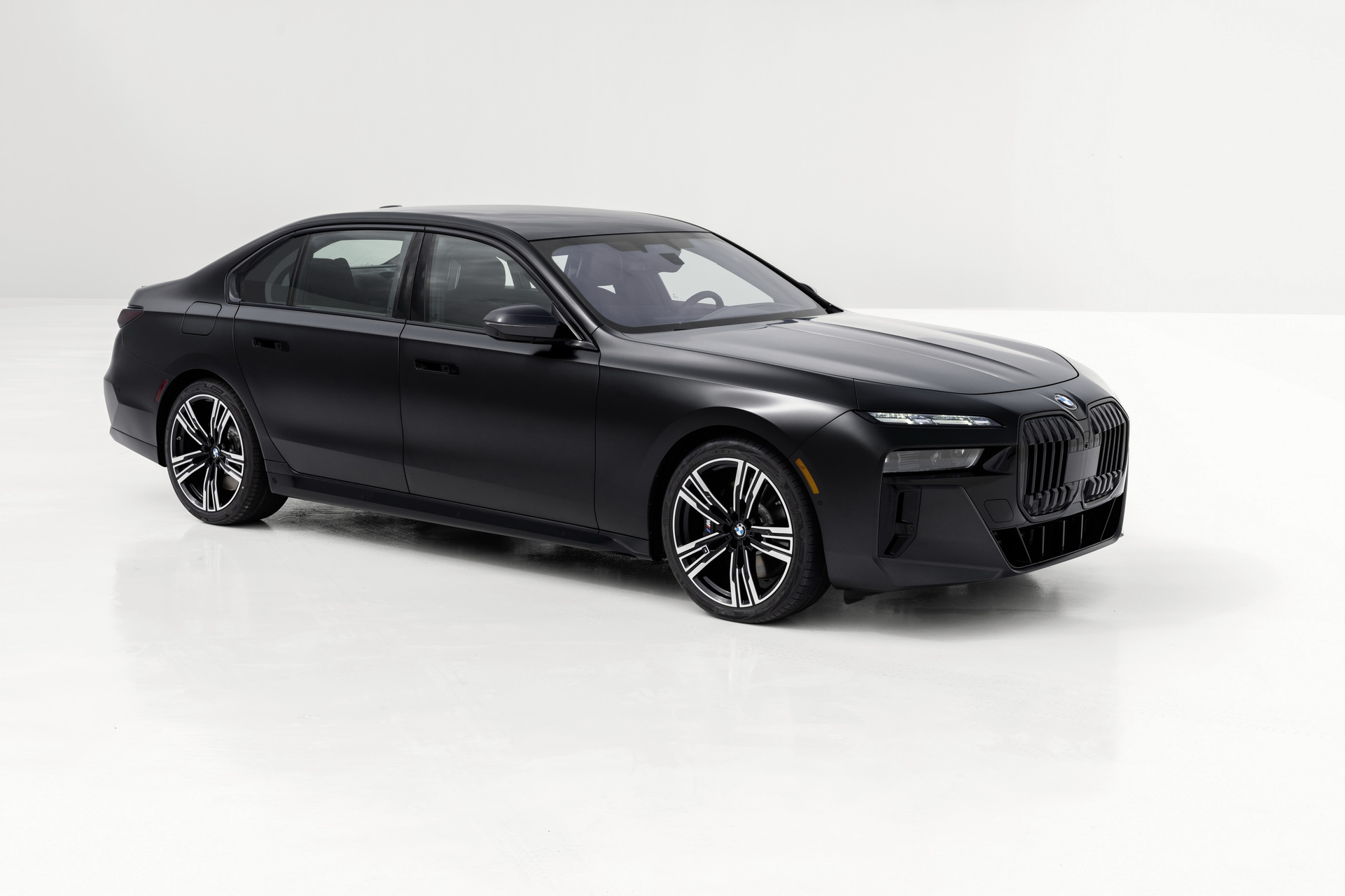 2023 BMW 7-Series Gets Model’s First EV Variant And 31-Inch Widescreen TV For Rear Passengers