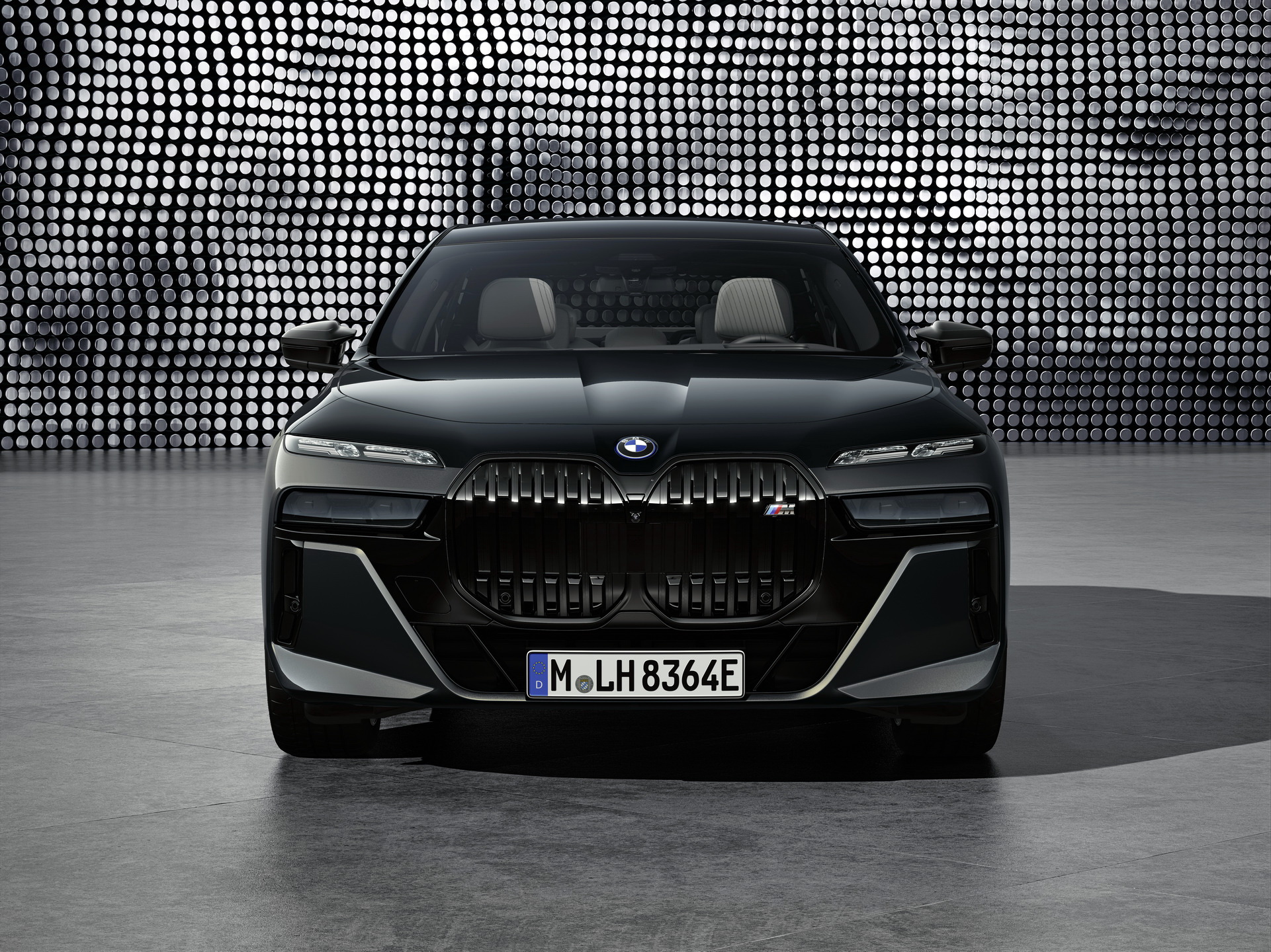 New BMW M760e And i7 M70 xDrive Performance Models Coming In 2023 With Up To 600 HP