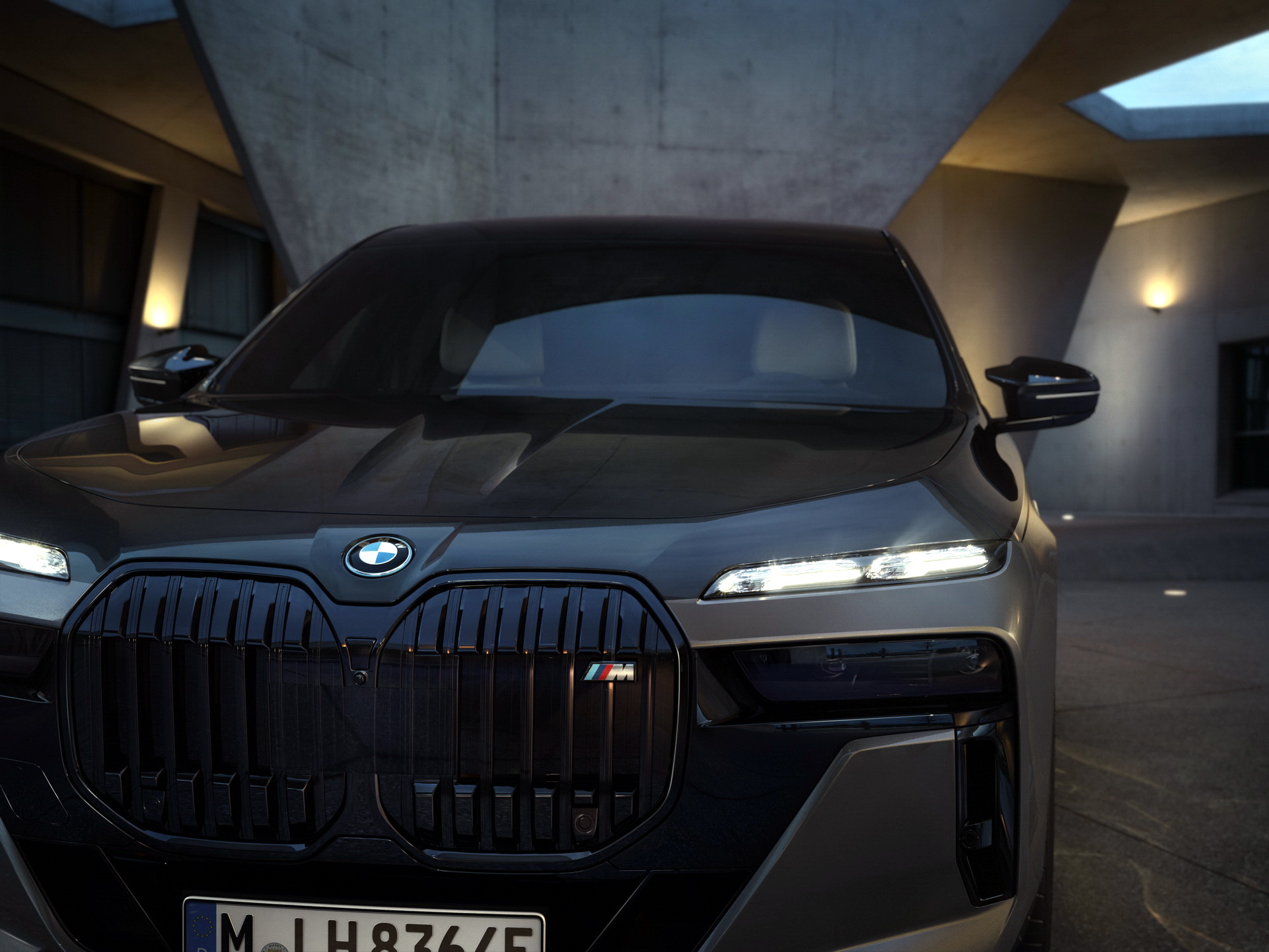 New BMW M760e And i7 M70 xDrive Performance Models Coming In 2023 With Up To 600 HP