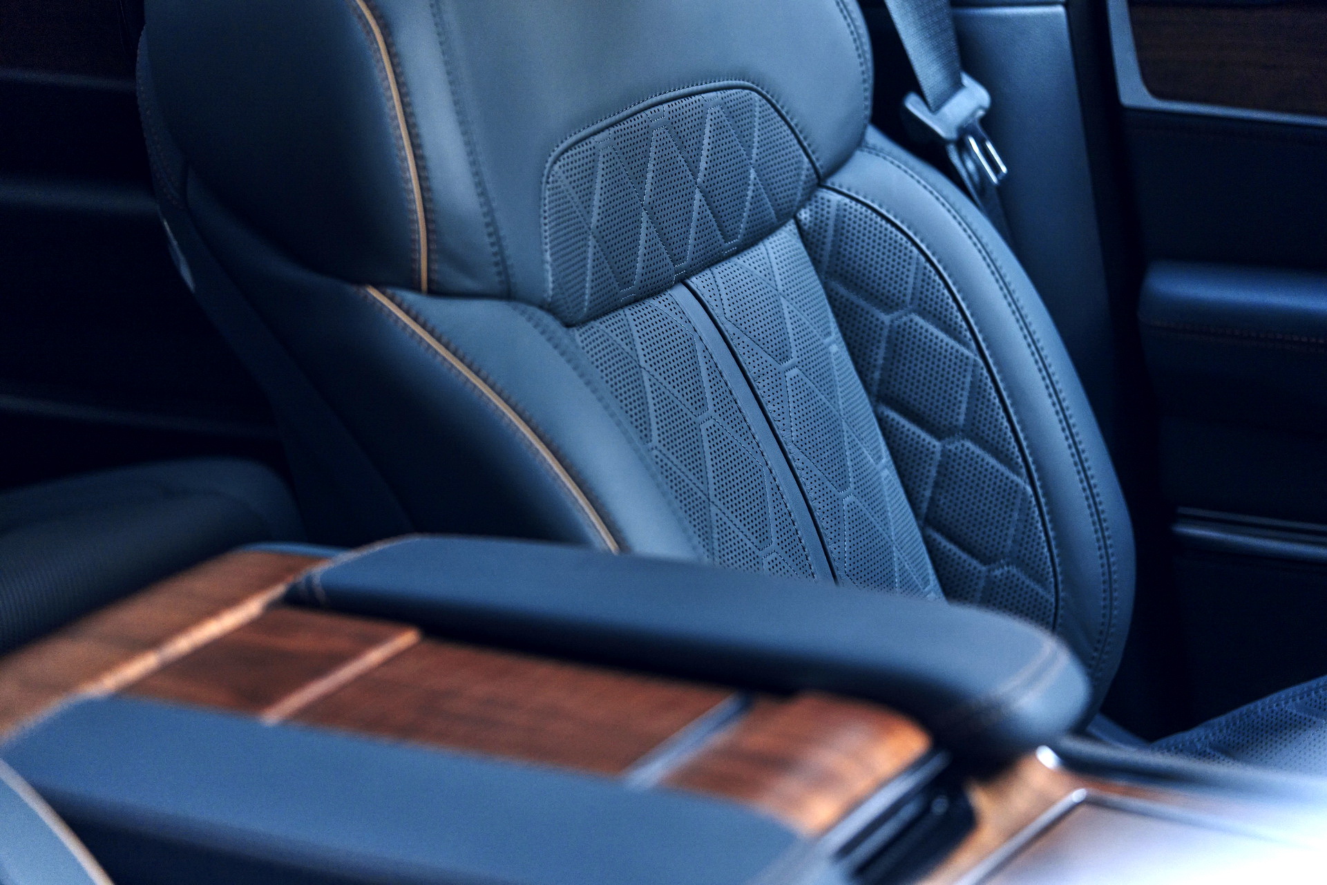 Enlarged 2023 Jeep Wagoneer L And Grand Wagoneer L Gain 12 Inches And Inline-Six Turbo