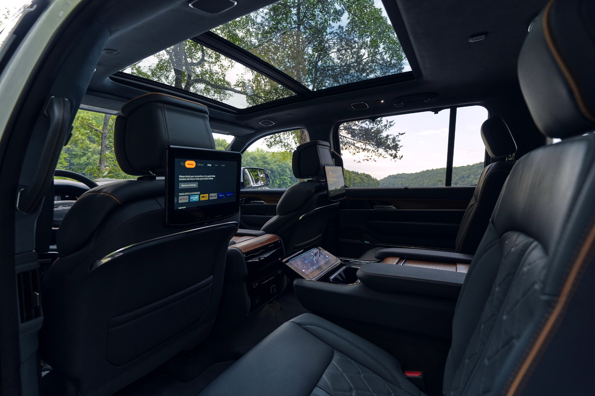 Enlarged 2023 Jeep Wagoneer L And Grand Wagoneer L Gain 12 Inches And Inline-Six Turbo