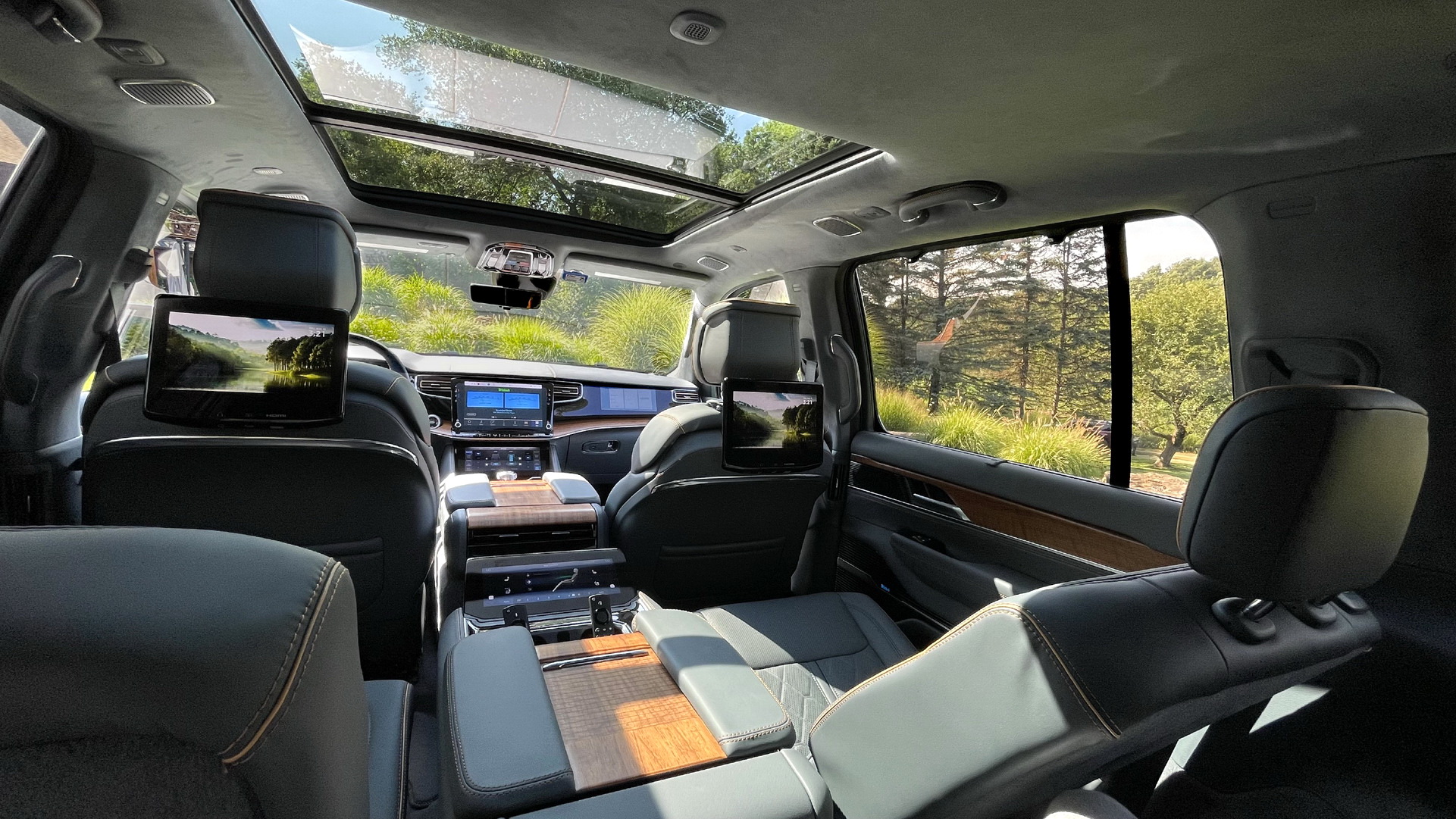 Enlarged 2023 Jeep Wagoneer L And Grand Wagoneer L Gain 12 Inches And Inline-Six Turbo