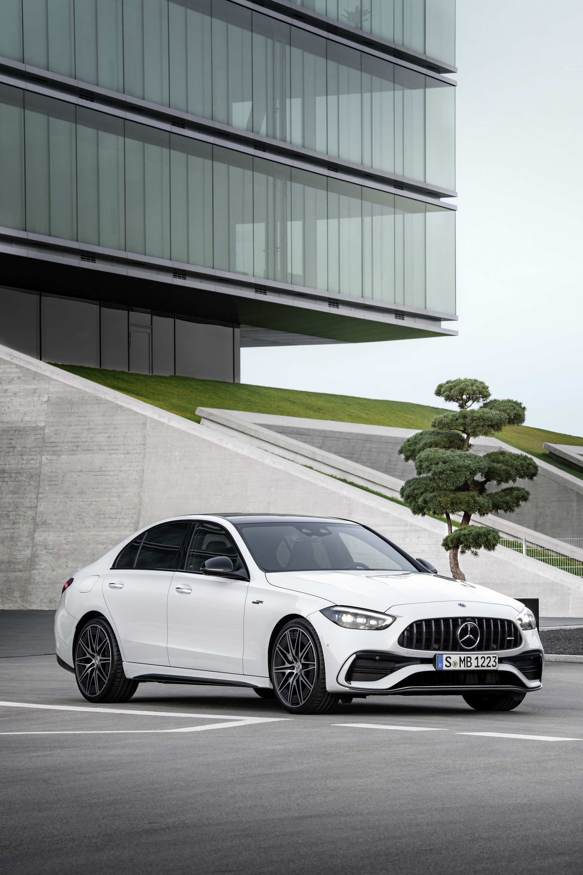 2023 Mercedes-AMG C43 4Matic Loses V6 But Gets 402HP Kick From 4-Cyl Electric Turbo
