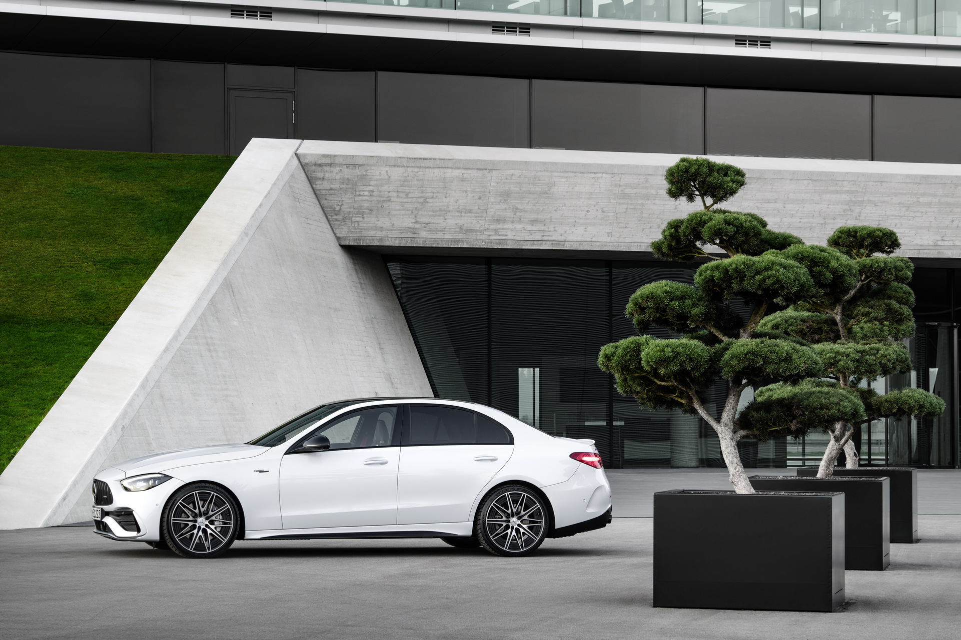 2023 Mercedes-AMG C43 4Matic Loses V6 But Gets 402HP Kick From 4-Cyl Electric Turbo