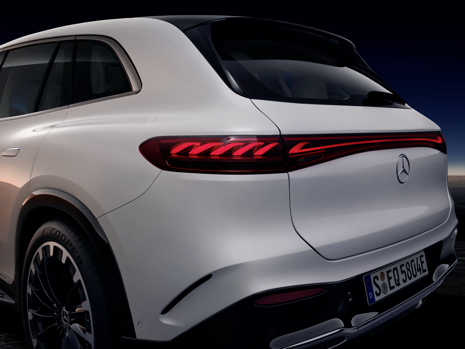 2023 Mercedes-Benz EQS SUV Looks Like The New All-Electric Luxury King Of Its Class