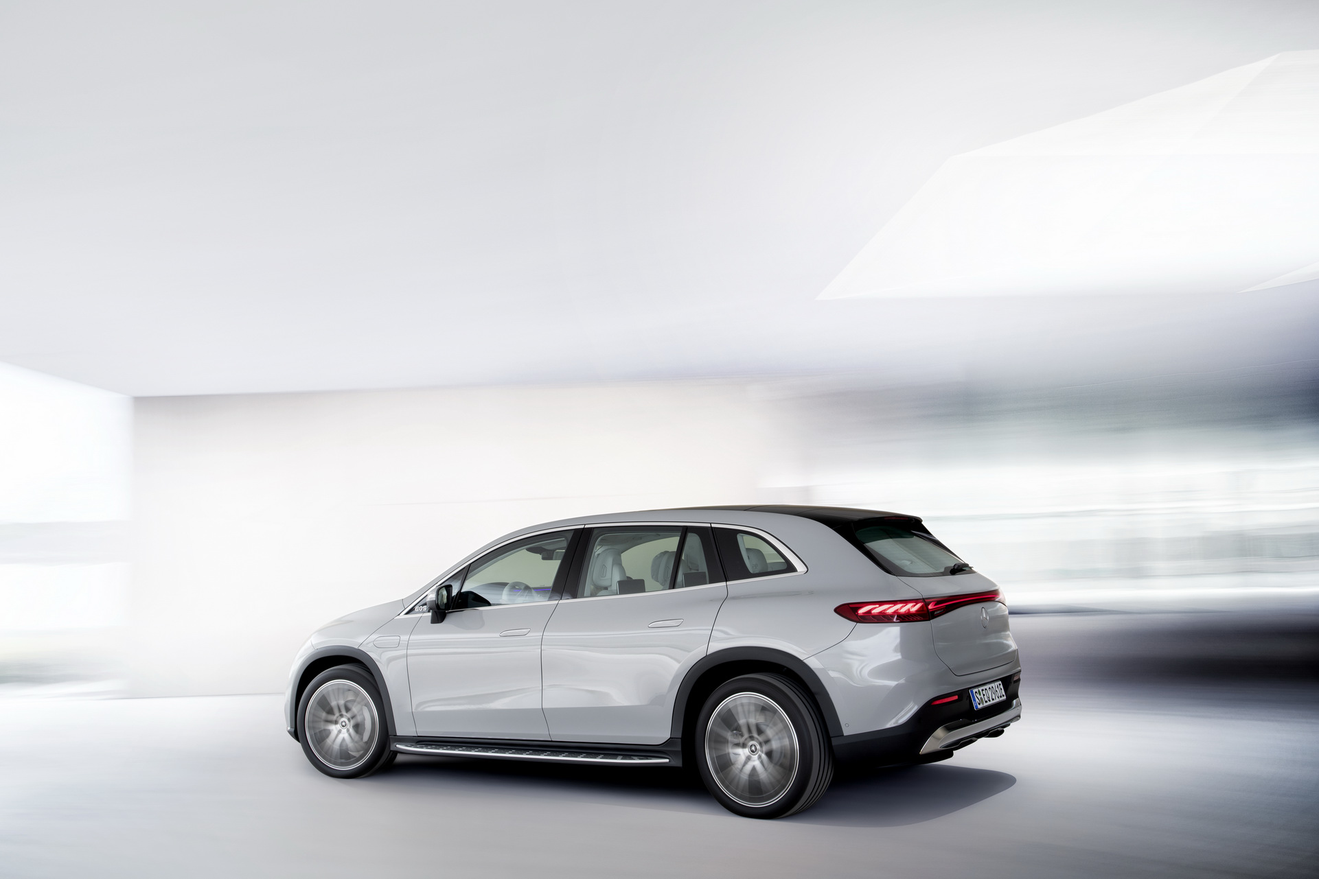 2023 Mercedes-Benz EQS SUV Looks Like The New All-Electric Luxury King Of Its Class