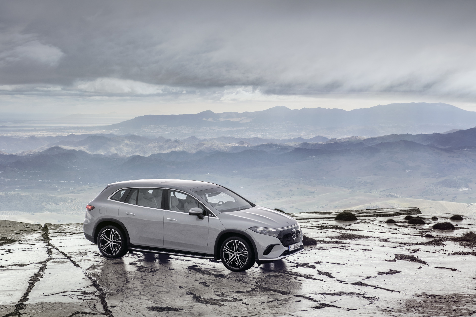 2023 Mercedes-Benz EQS SUV Looks Like The New All-Electric Luxury King Of Its Class