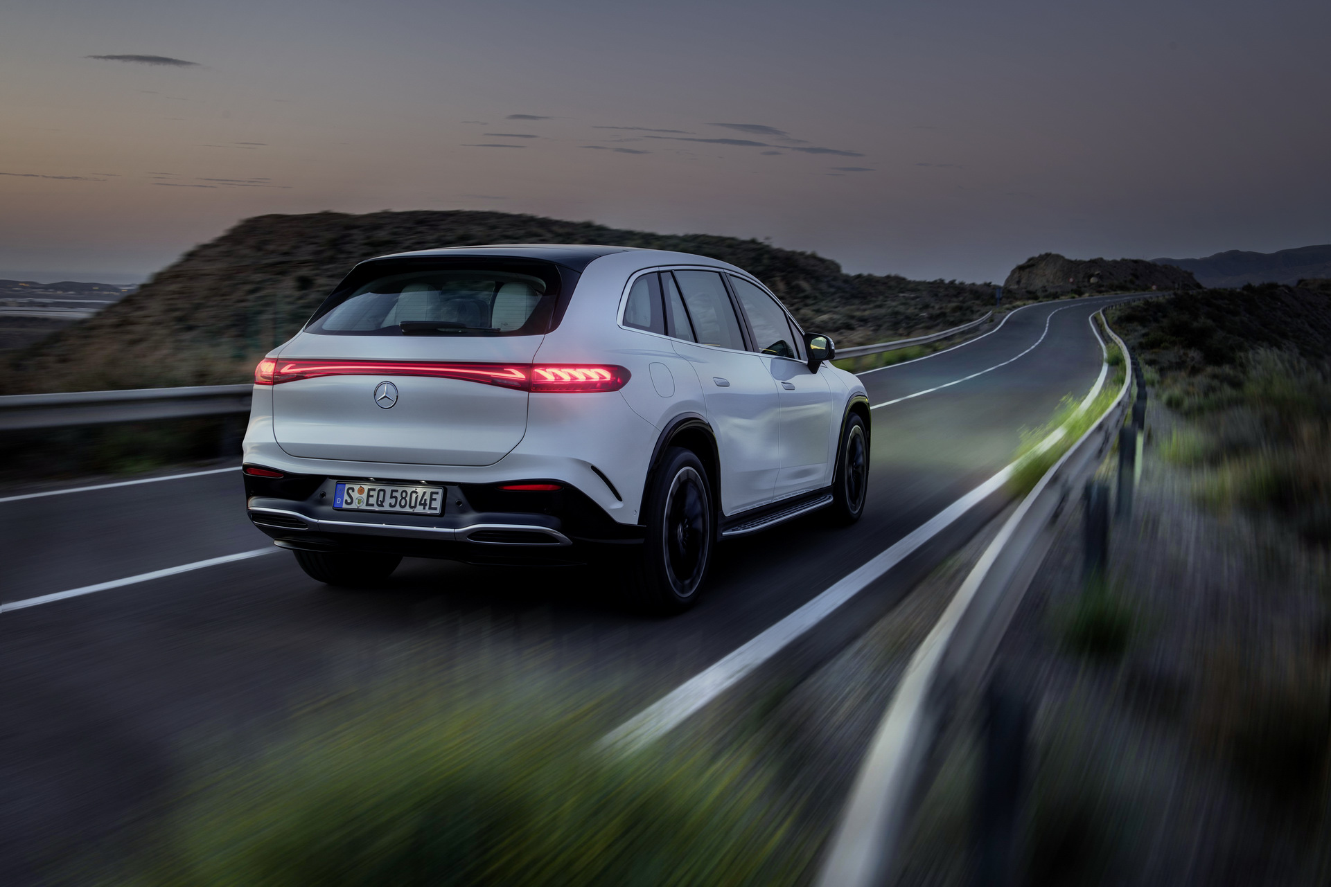 2023 Mercedes-Benz EQS SUV Looks Like The New All-Electric Luxury King Of Its Class