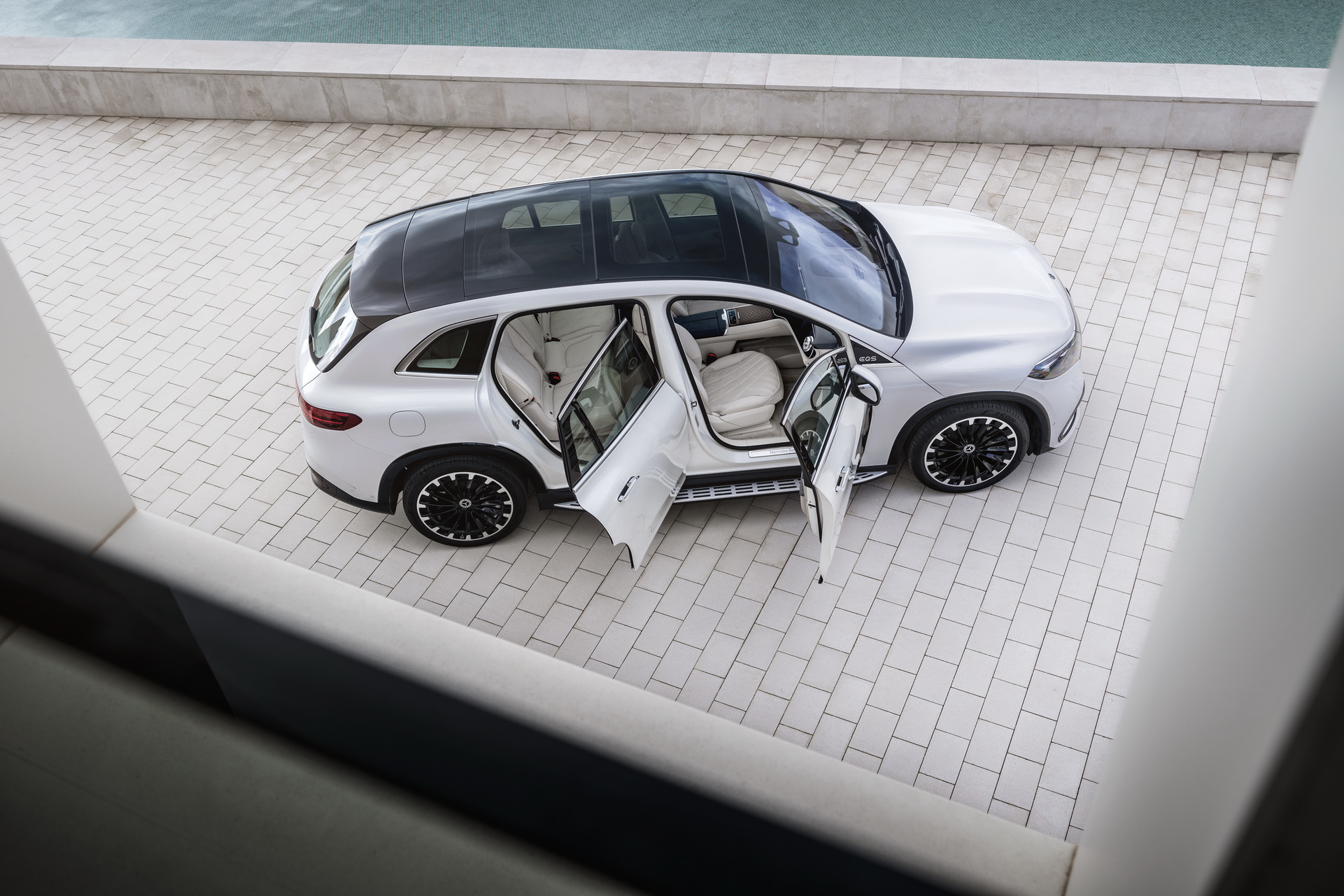 2023 Mercedes-Benz EQS SUV Looks Like The New All-Electric Luxury King Of Its Class