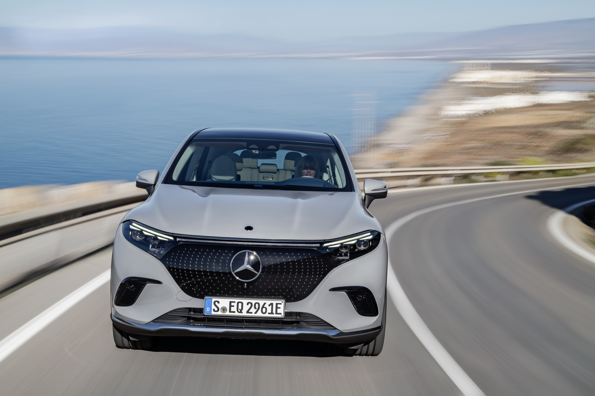 2023 Mercedes-Benz EQS SUV Looks Like The New All-Electric Luxury King Of Its Class