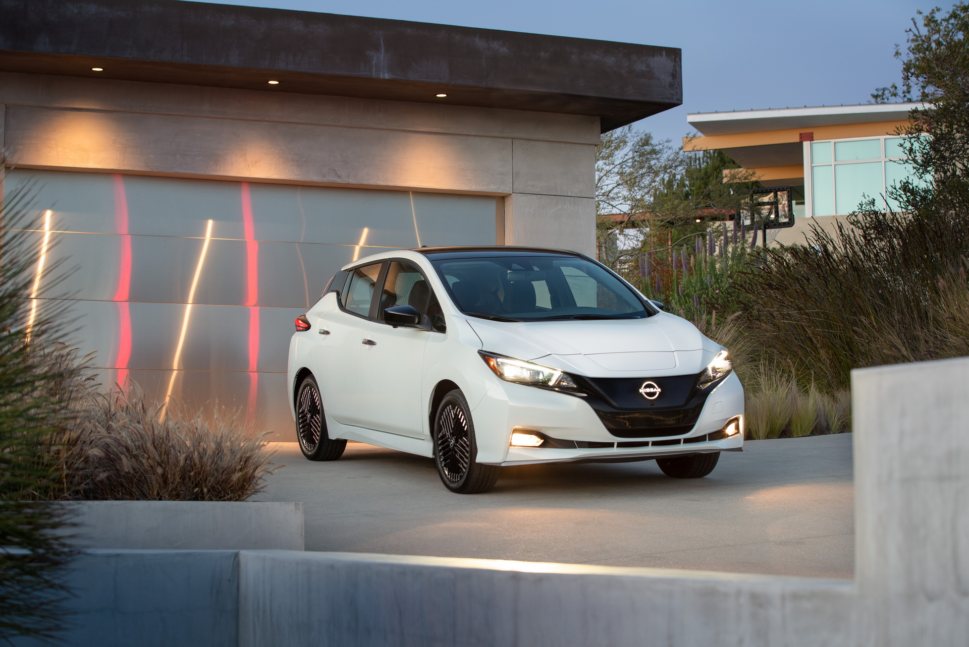 2023 Nissan Leaf Updated With Freshened Looks And Simplified Lineup