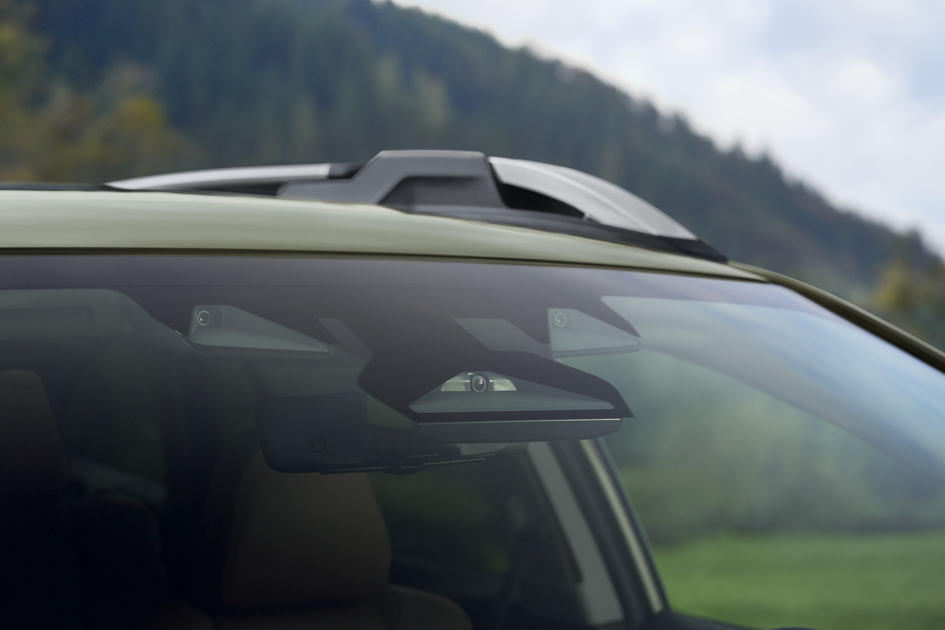 Subaru Debuts 2023 Outback With Revised Face, Updated Tech, But Not Much Else