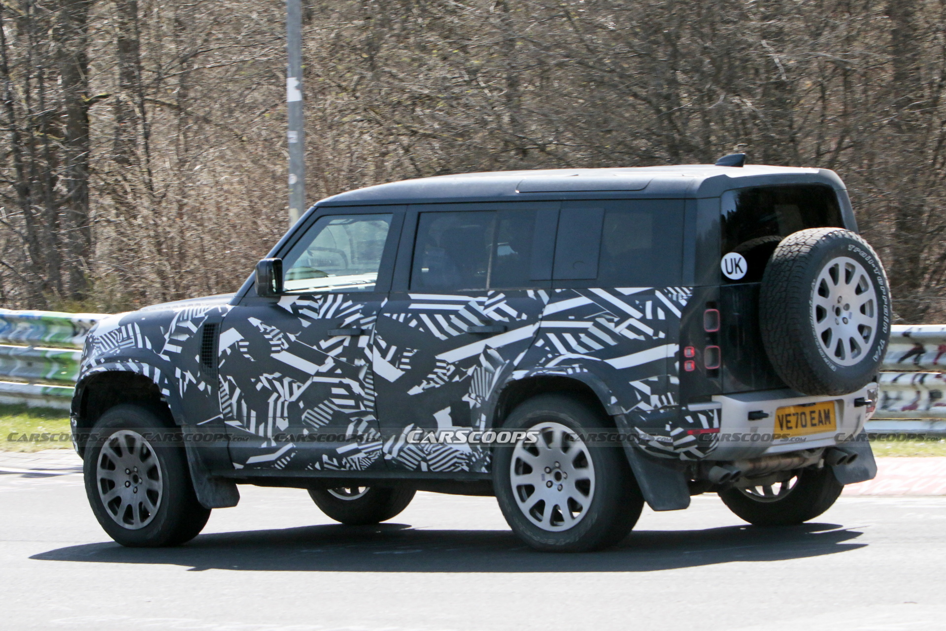Wild Land Rover Defender SVX / SVR V8 Spied Flexing Its Muscles On The Nurburgring