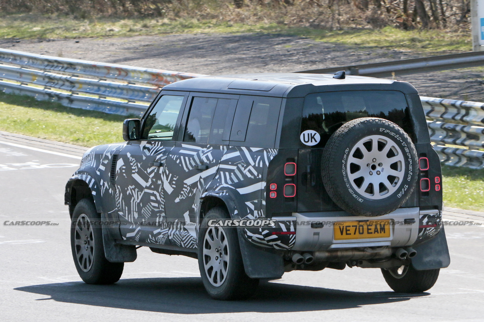 Wild Land Rover Defender SVX / SVR V8 Spied Flexing Its Muscles On The Nurburgring