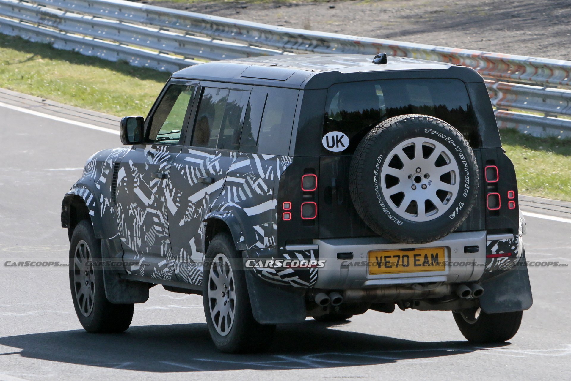 Wild Land Rover Defender SVX / SVR V8 Spied Flexing Its Muscles On The Nurburgring