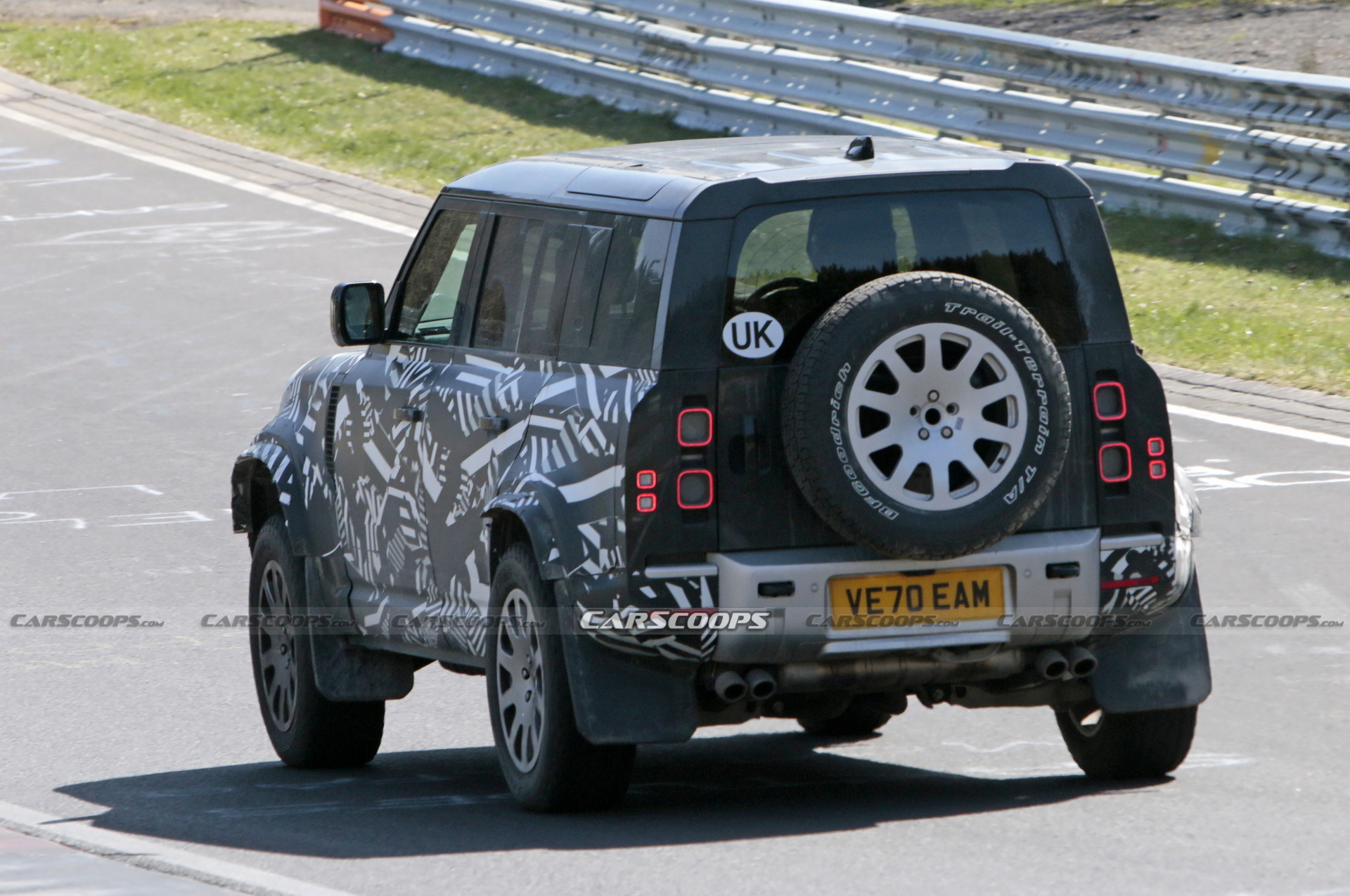 Wild Land Rover Defender SVX / SVR V8 Spied Flexing Its Muscles On The Nurburgring