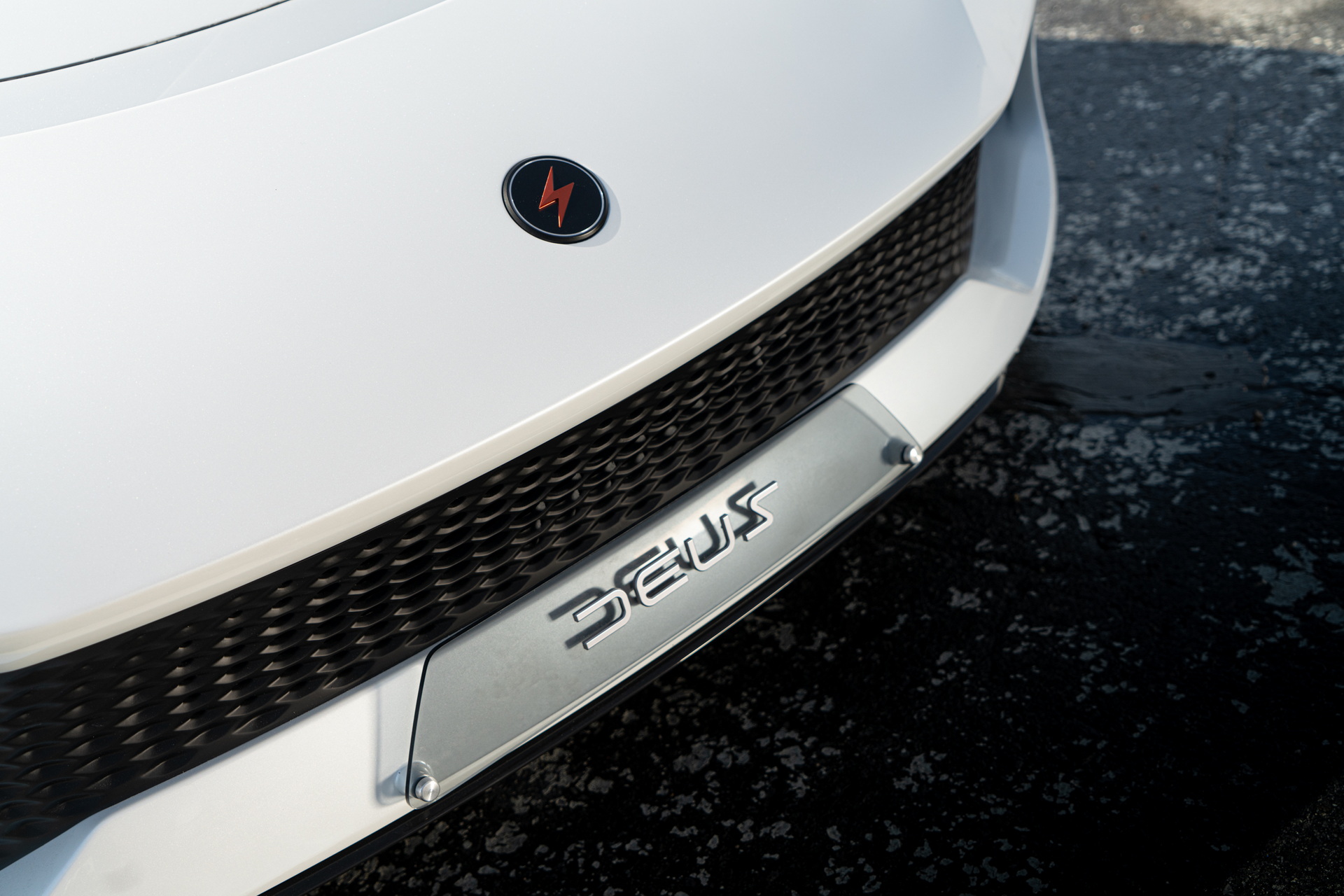 Opinion: Deus Vayanne Electric Hypercar Manages To Make 2,200-HP Look About As Exciting As 20 HP