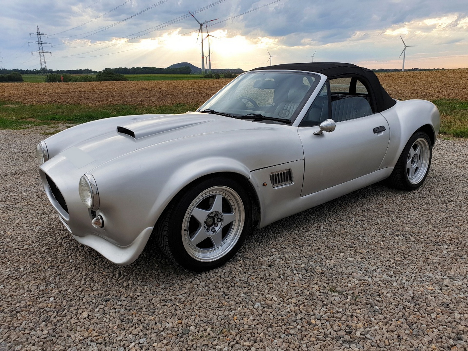 Does This AC Cobra Replica On A BMW Z3 Chassis Look Convincing Enough?