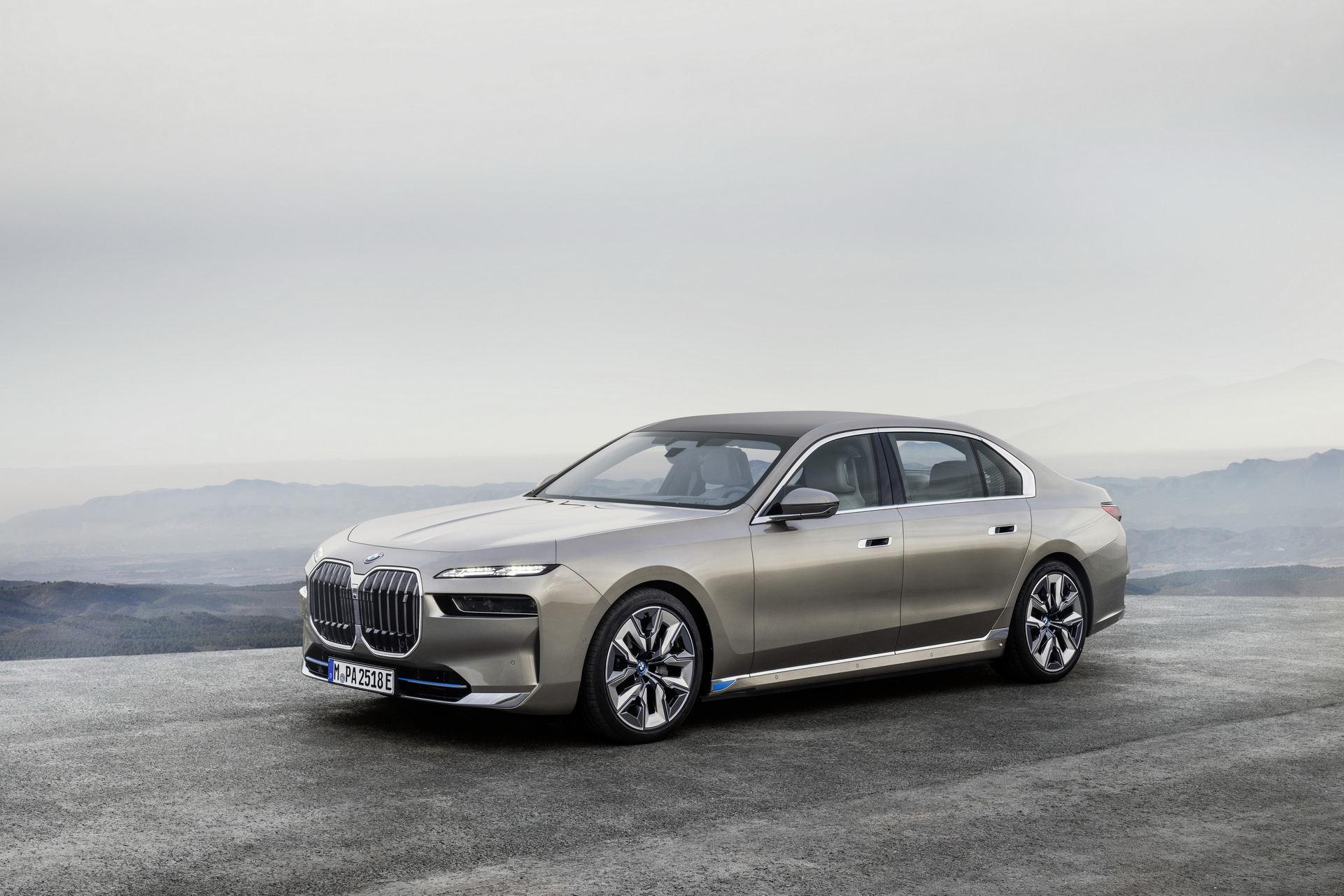 2023 BMW i7 xDrive60 Is First Ever Electric 7-Series, Has 300-Mile Range And Costs $119,300