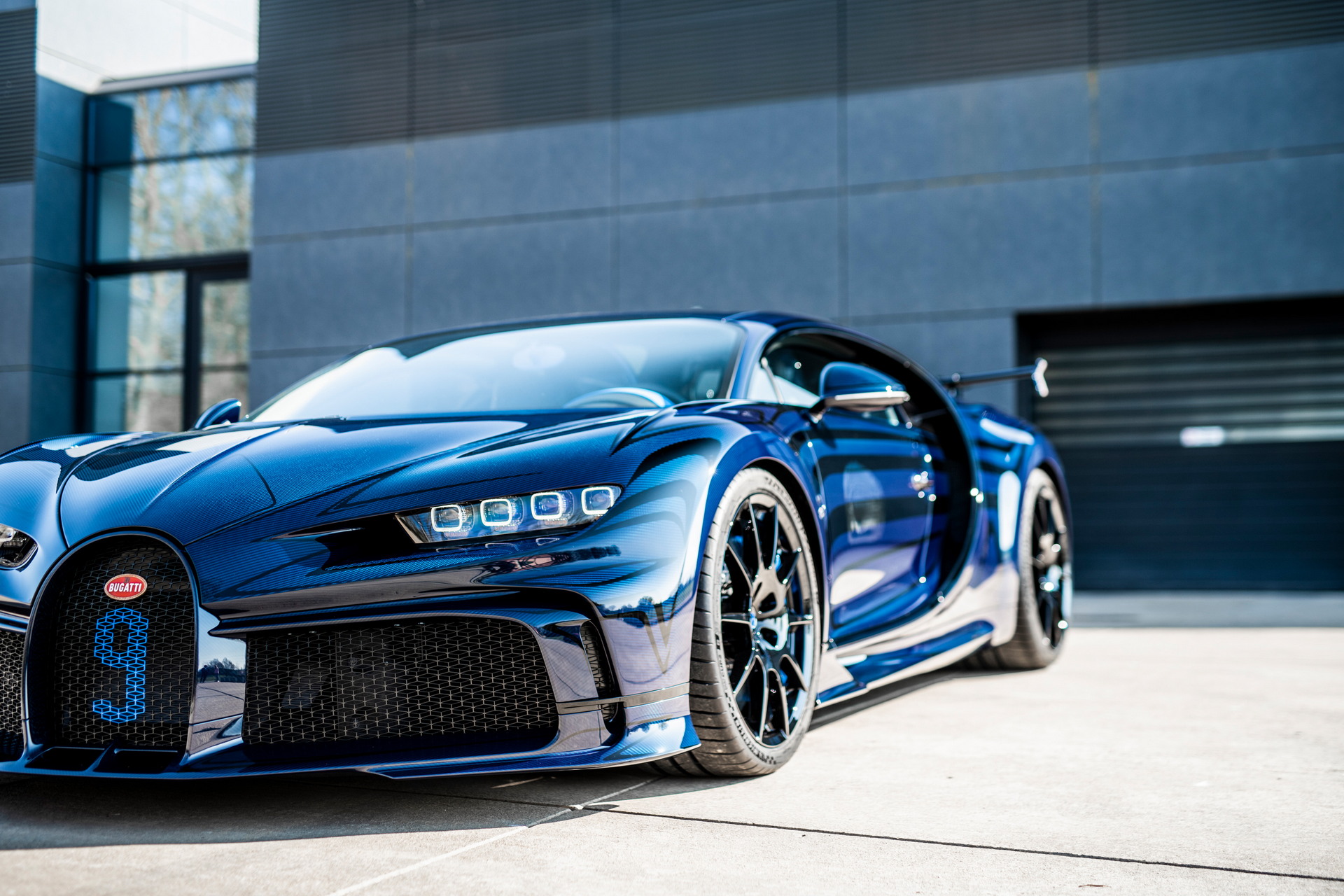Bugatti’s New Hand-Painted Finishes For The Chiron Take More Than A Month To Complete