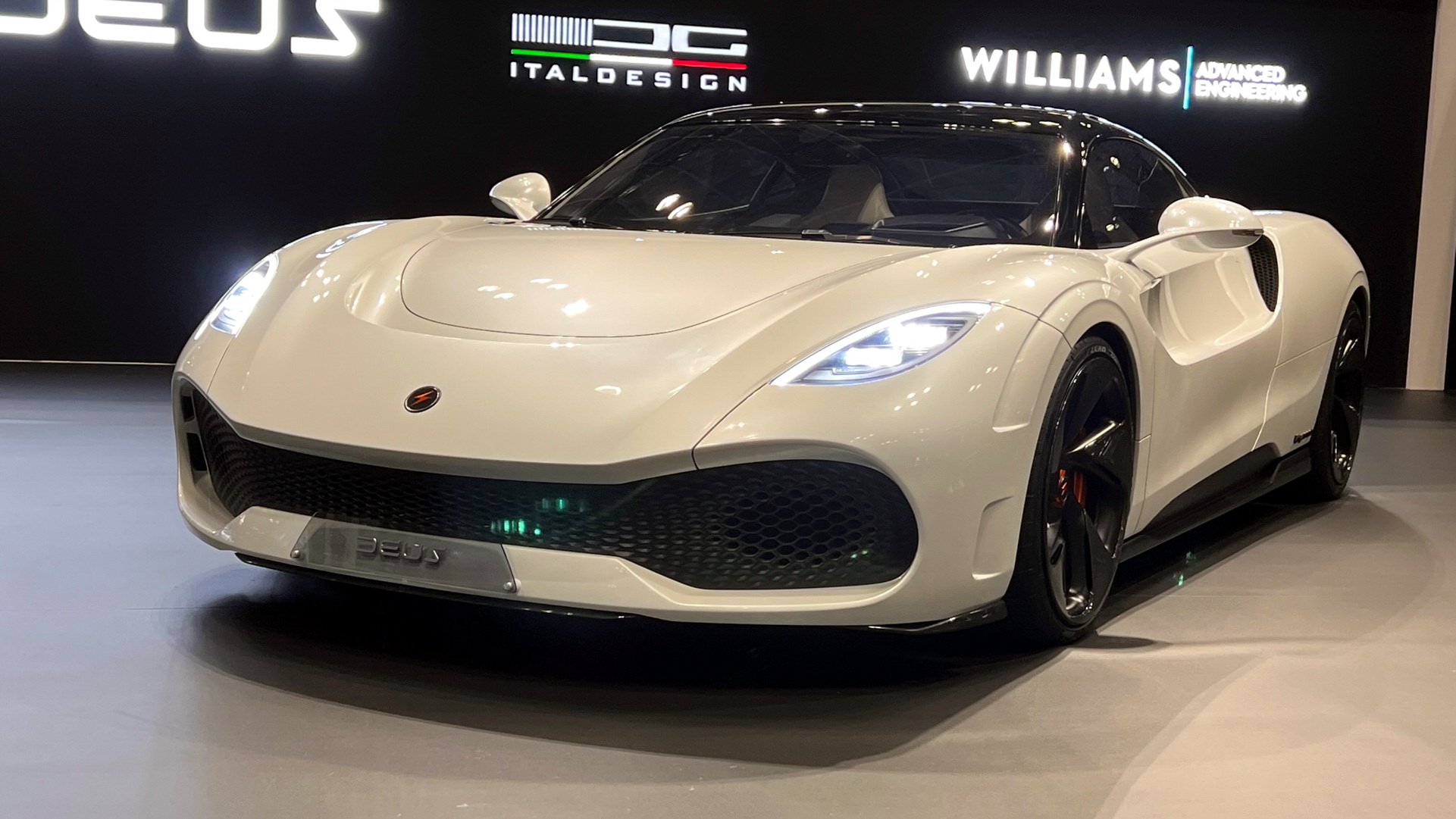 DEUS Vayanne Is An Electric Hypercar With Over 2,200 HP That’s Limited To 99 Units