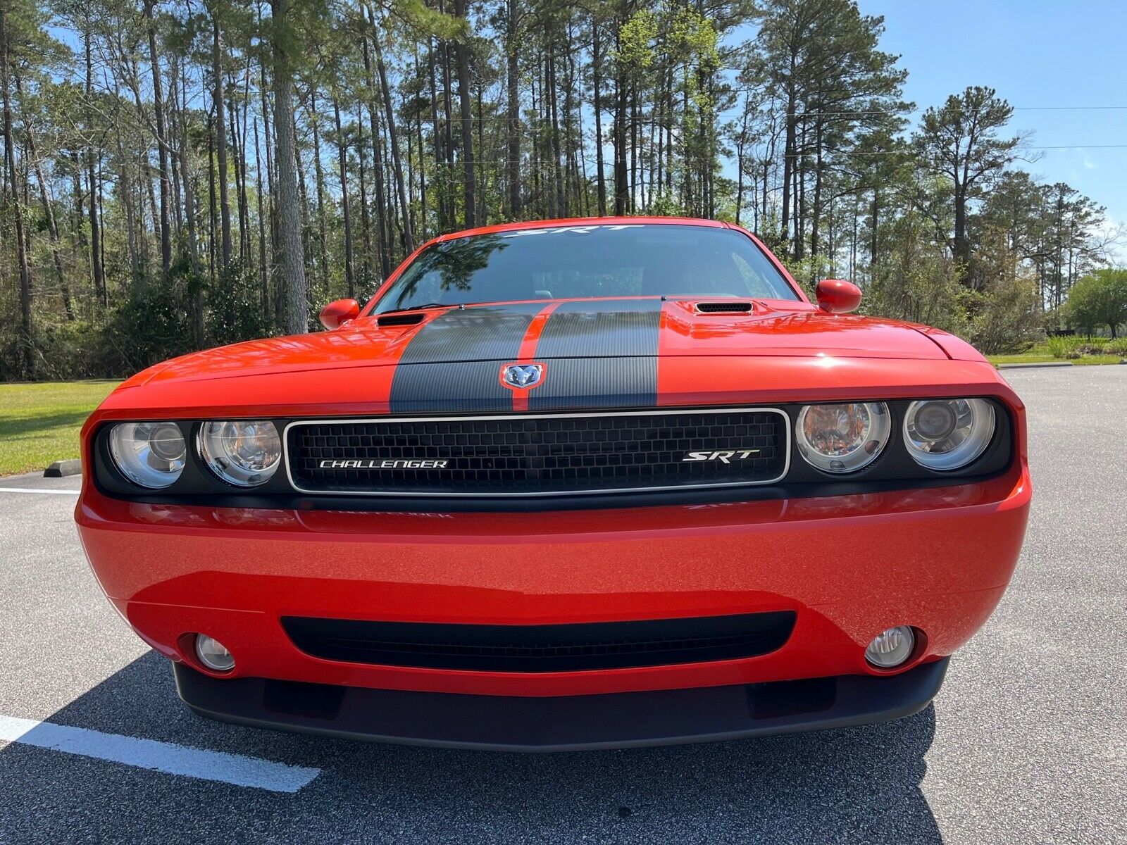 This 1,000-Mile 2008 Dodge Challenger SRT-8 Thinks It’s Worth Almost As Much As A 2022 Hellcat