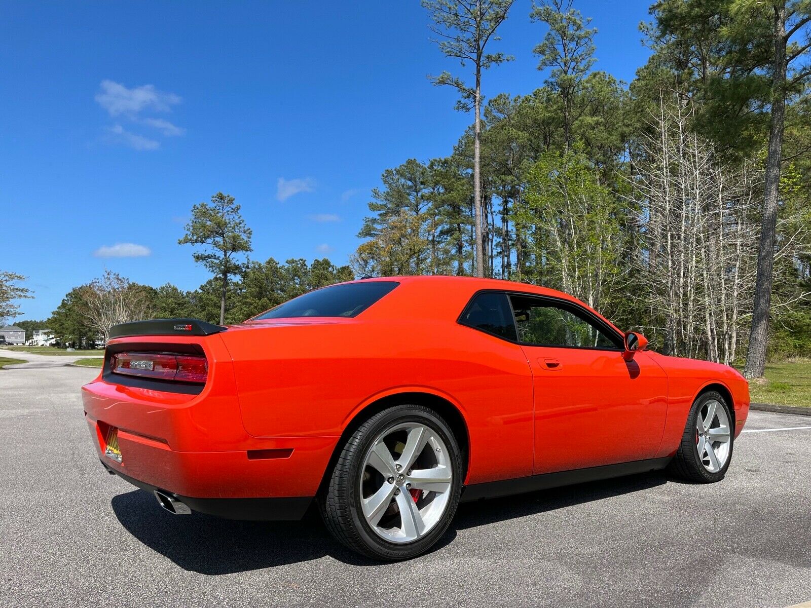 This 1,000-Mile 2008 Dodge Challenger SRT-8 Thinks It’s Worth Almost As Much As A 2022 Hellcat