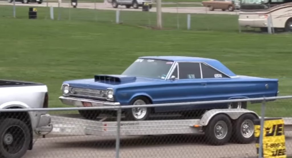 Car Guy’s Funeral Procession Takes Him Down The 1/4 Mile One Last Time