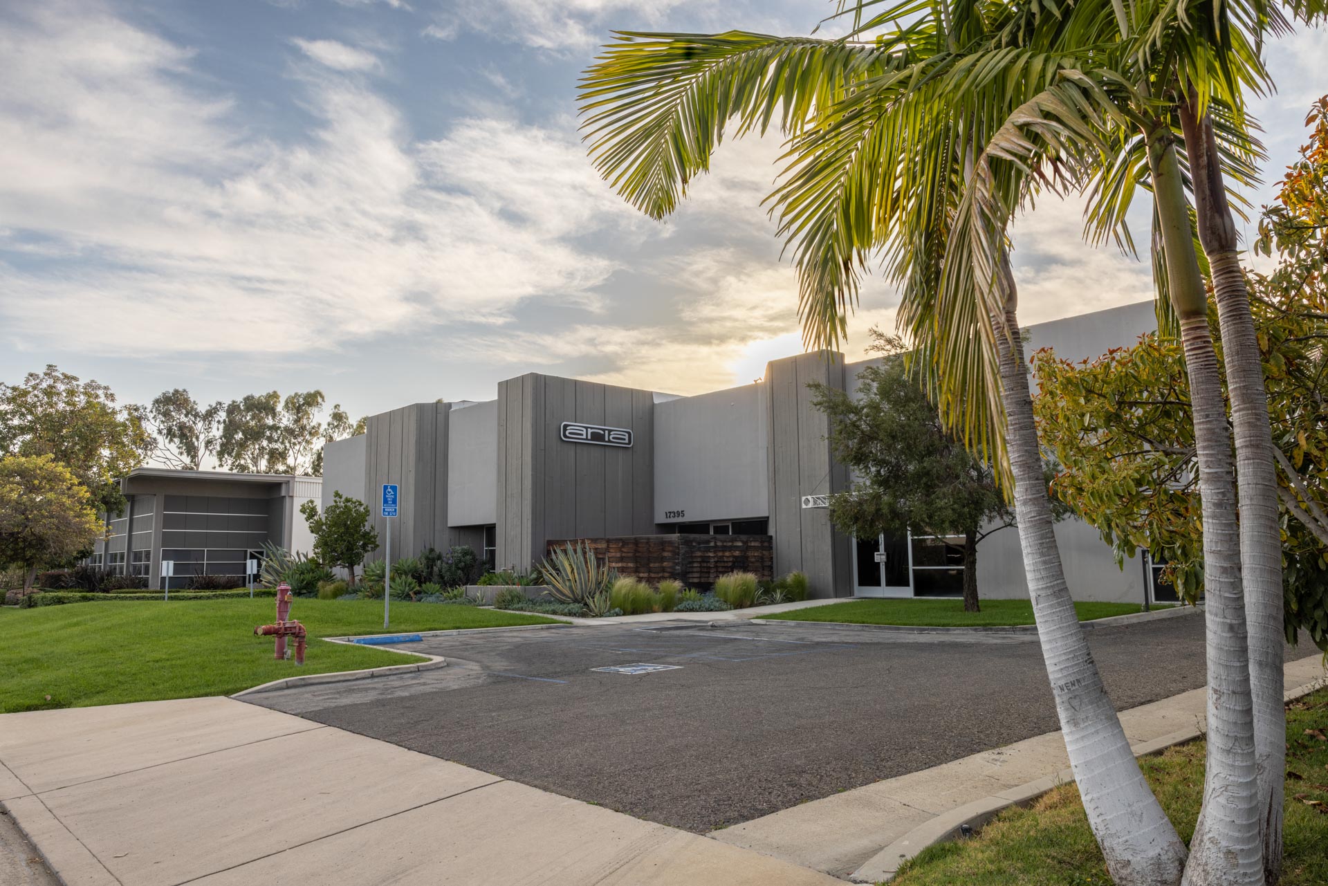 Everrati Teams Up With Singer Design’s Secret Helper To Bring Electric Porsche 911 Conversions To USA