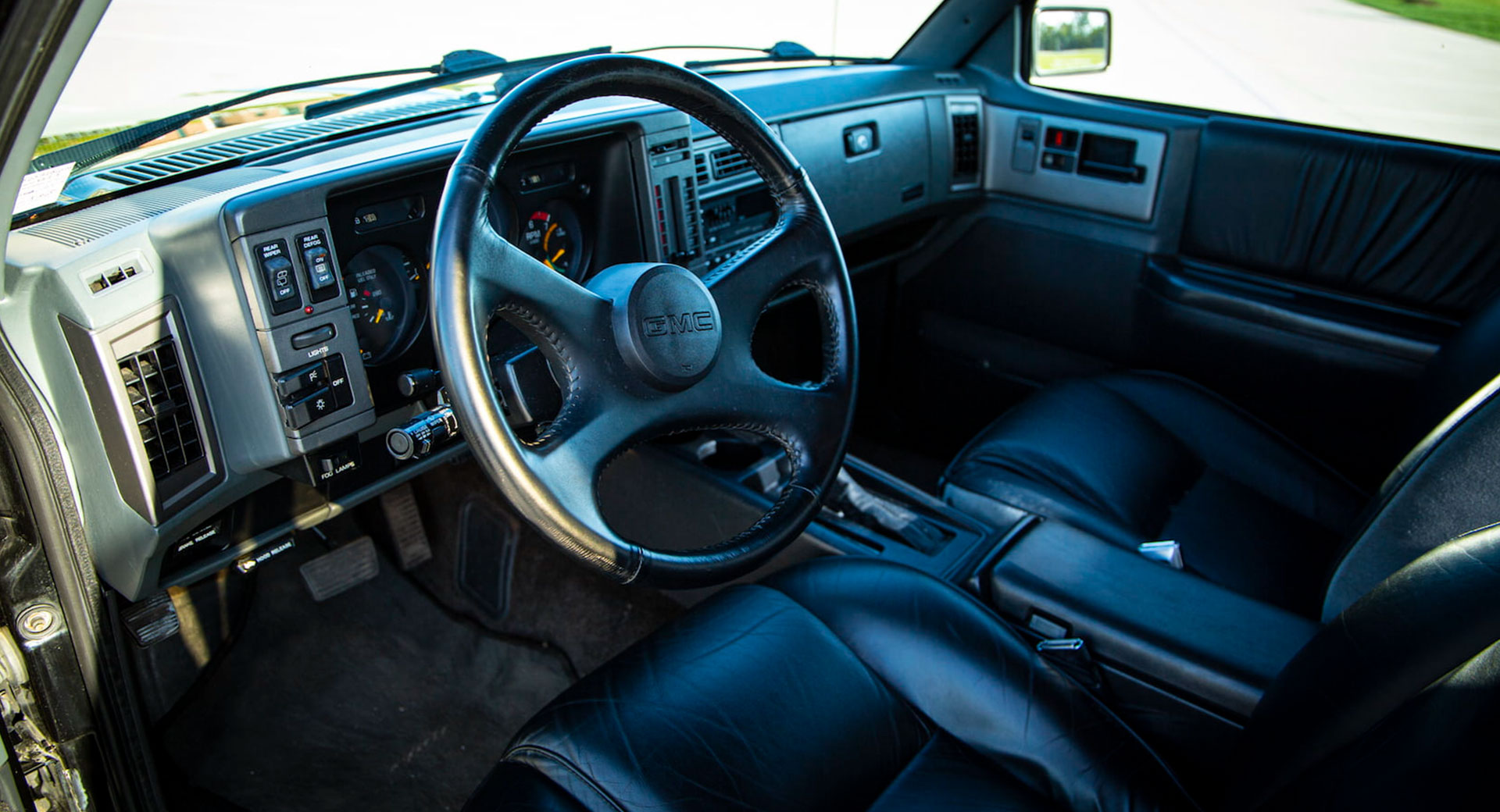 The GMC Typhoon Was Just As Quick As A Corvette In The 1990s