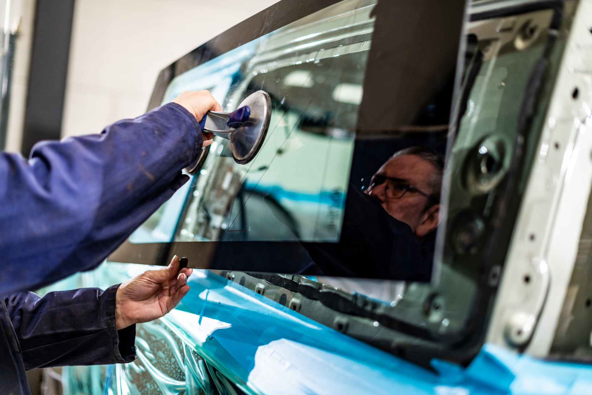 Want A New Land Rover Defender 90 Convertible? Heritage Customs Will Make You One